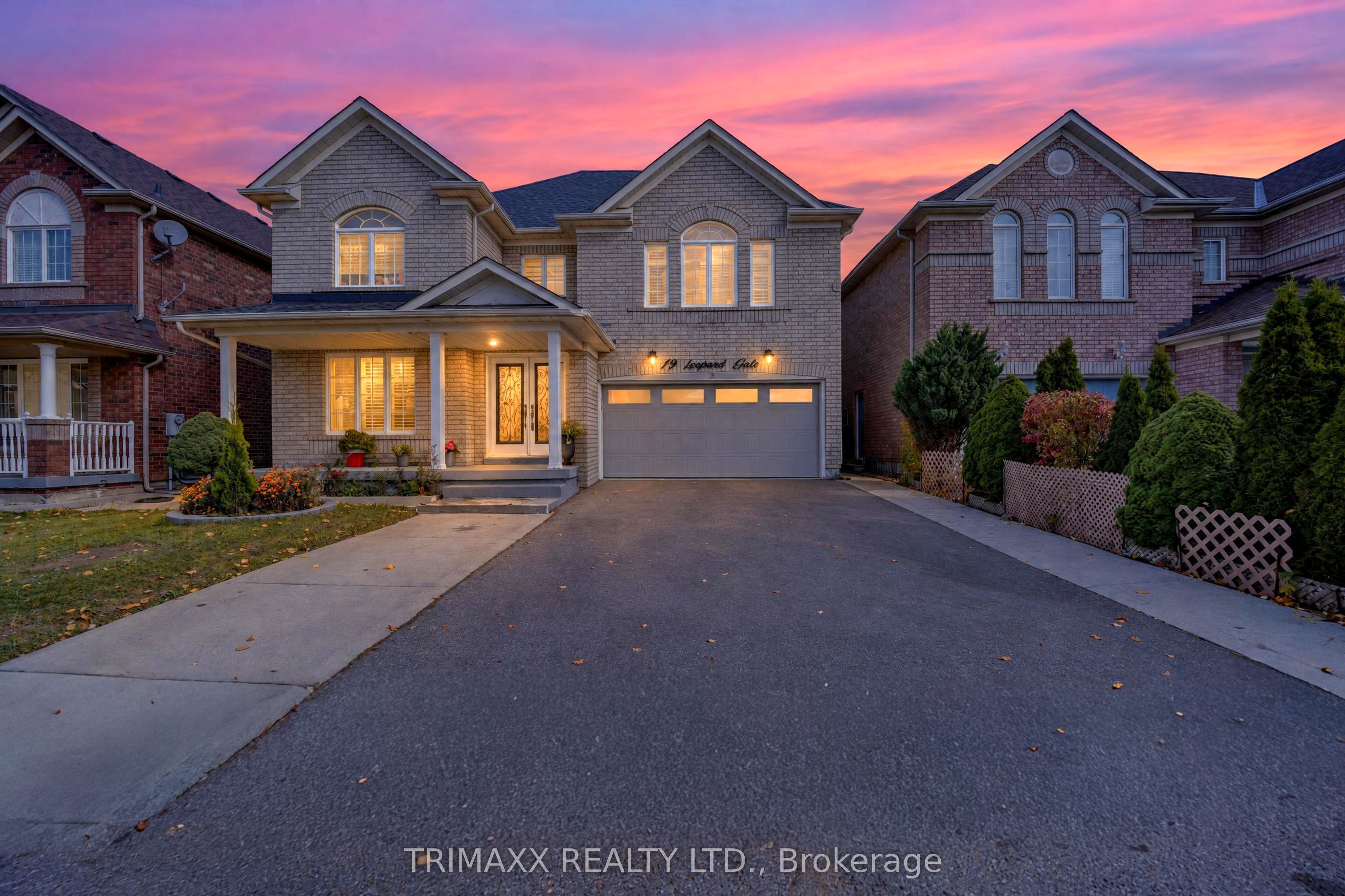 19 Leopard Gate Property Photo 1
