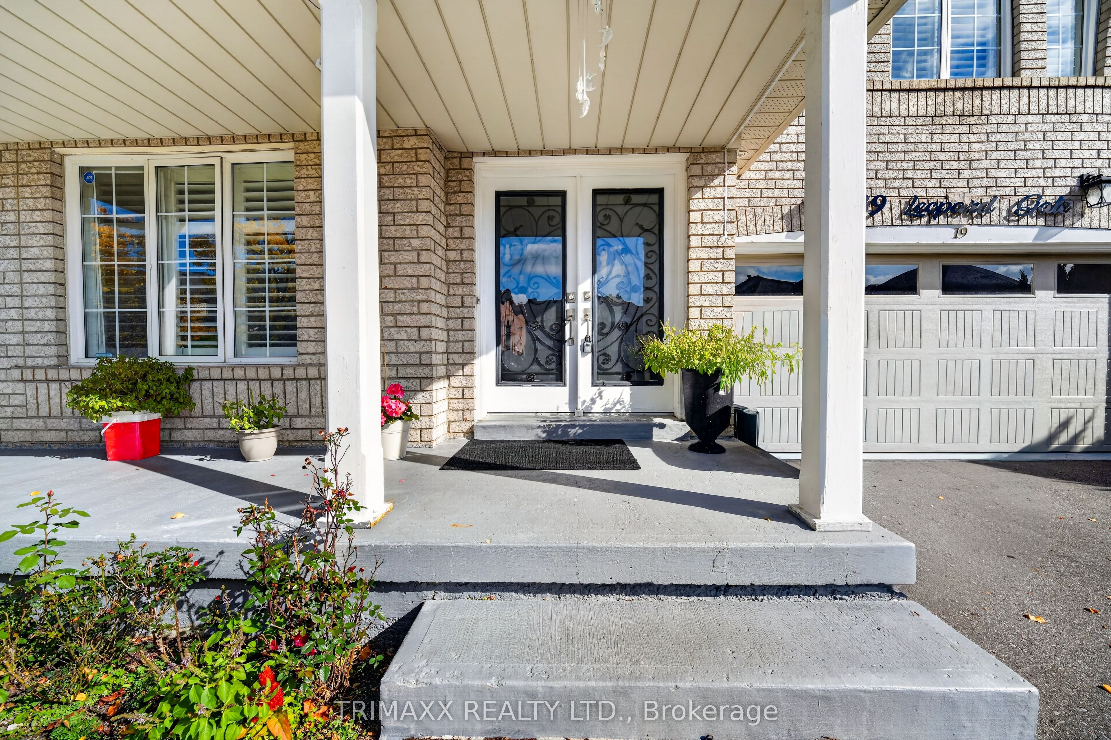 19 Leopard Gate Property Photo 2