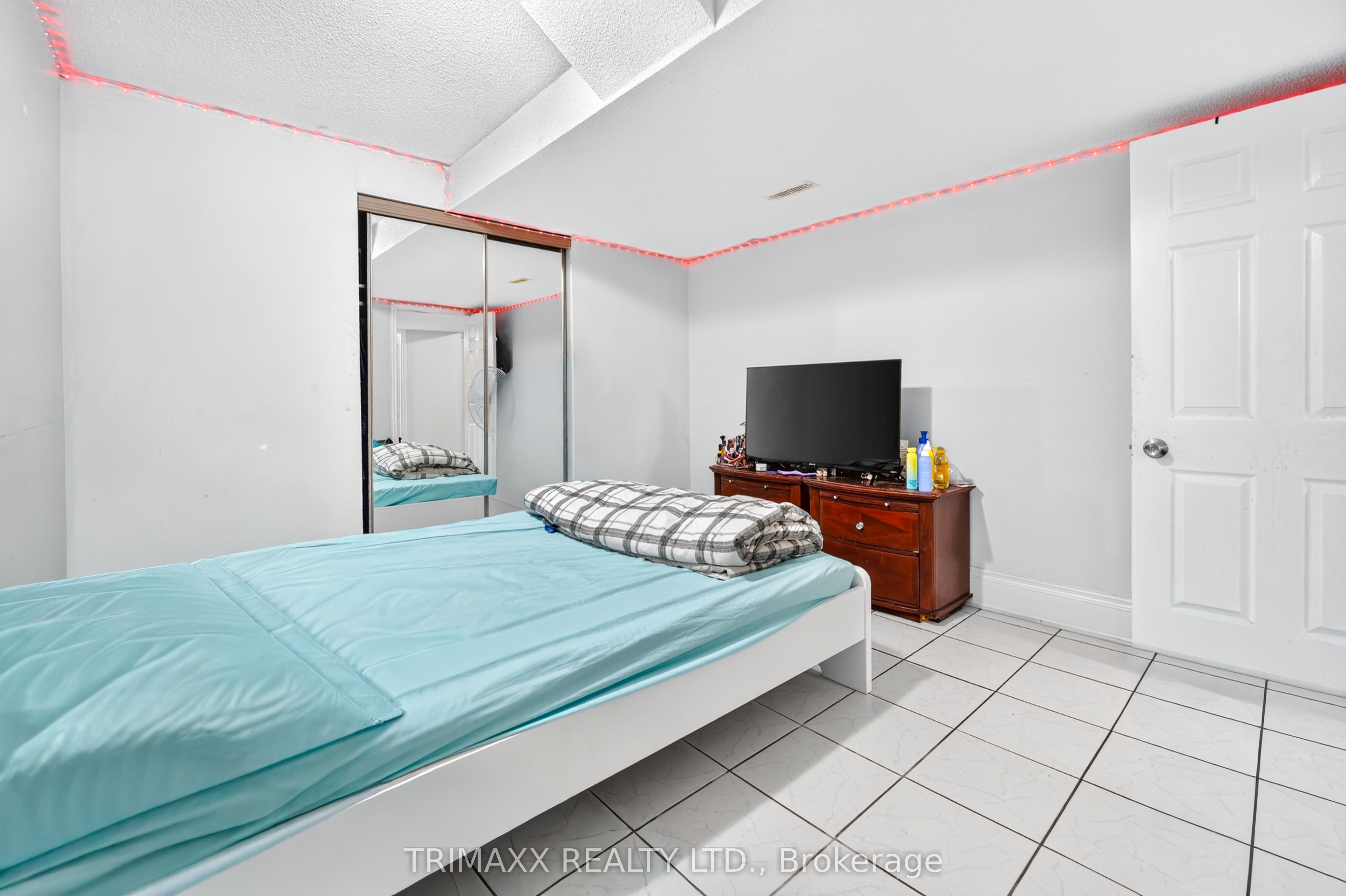 19 Leopard Gate Property Photo 40