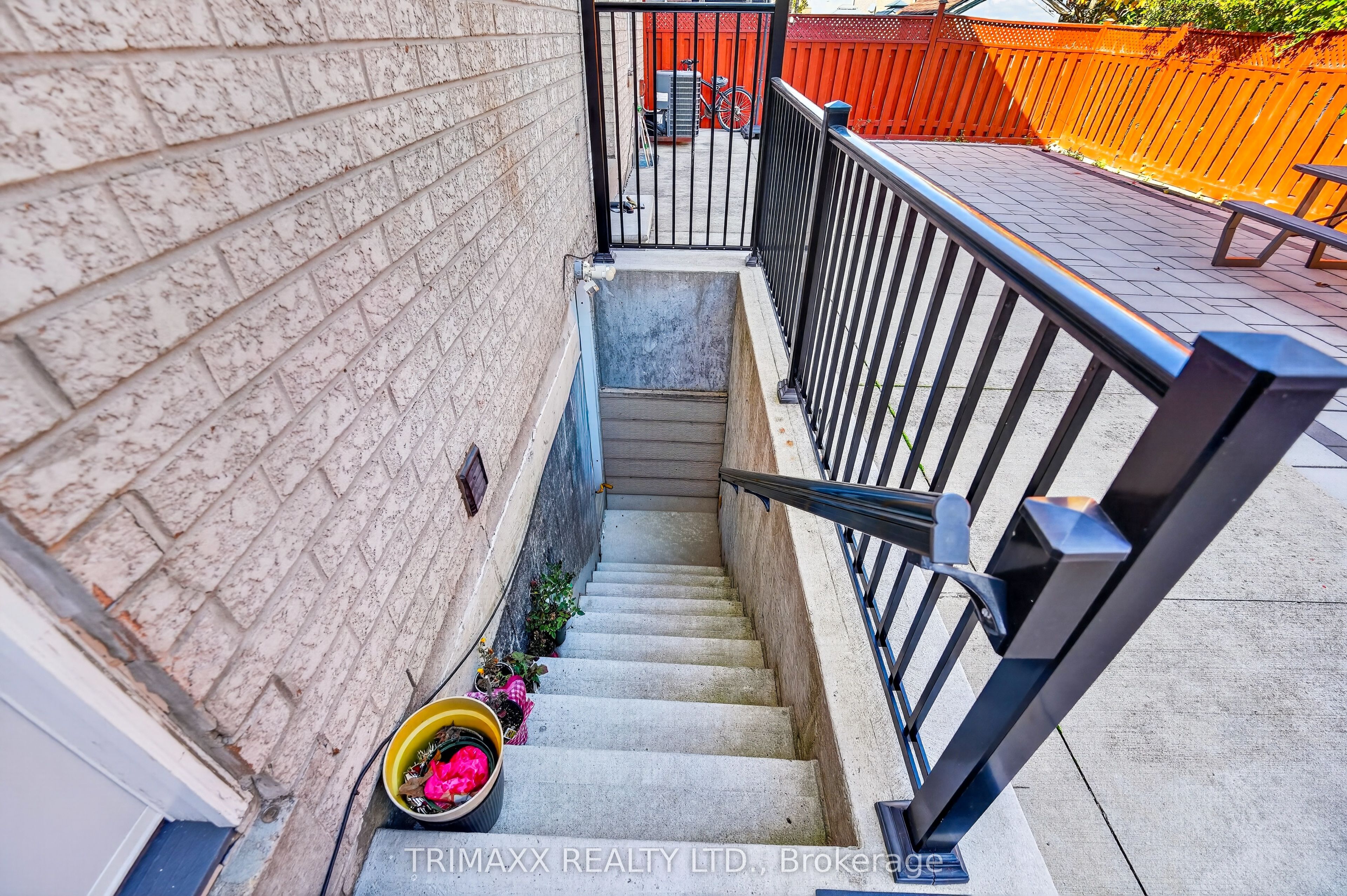 19 Leopard Gate Property Photo 45