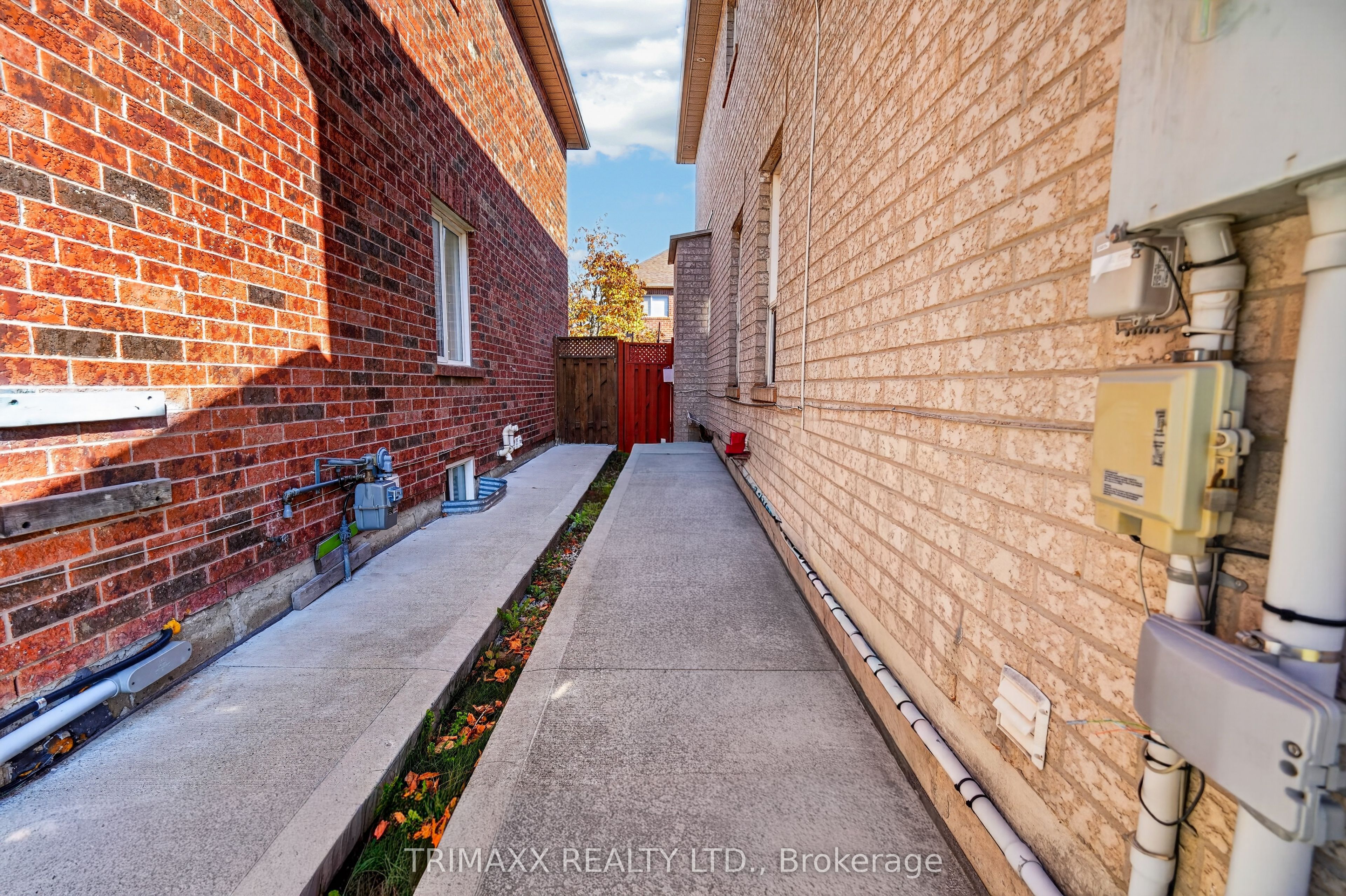 19 Leopard Gate Property Photo 48