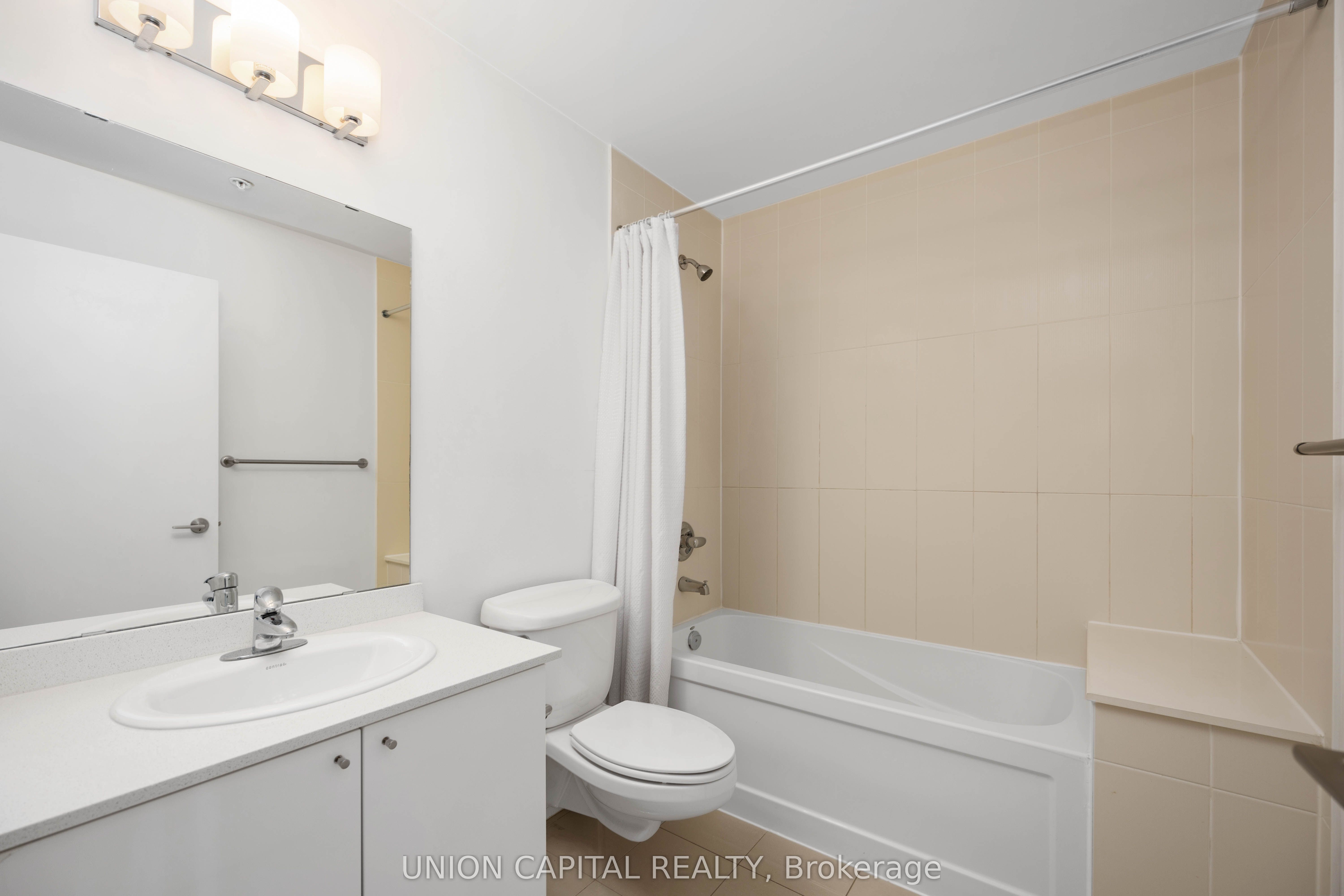 3985 Grand Park Drive 207 Property Photo 6