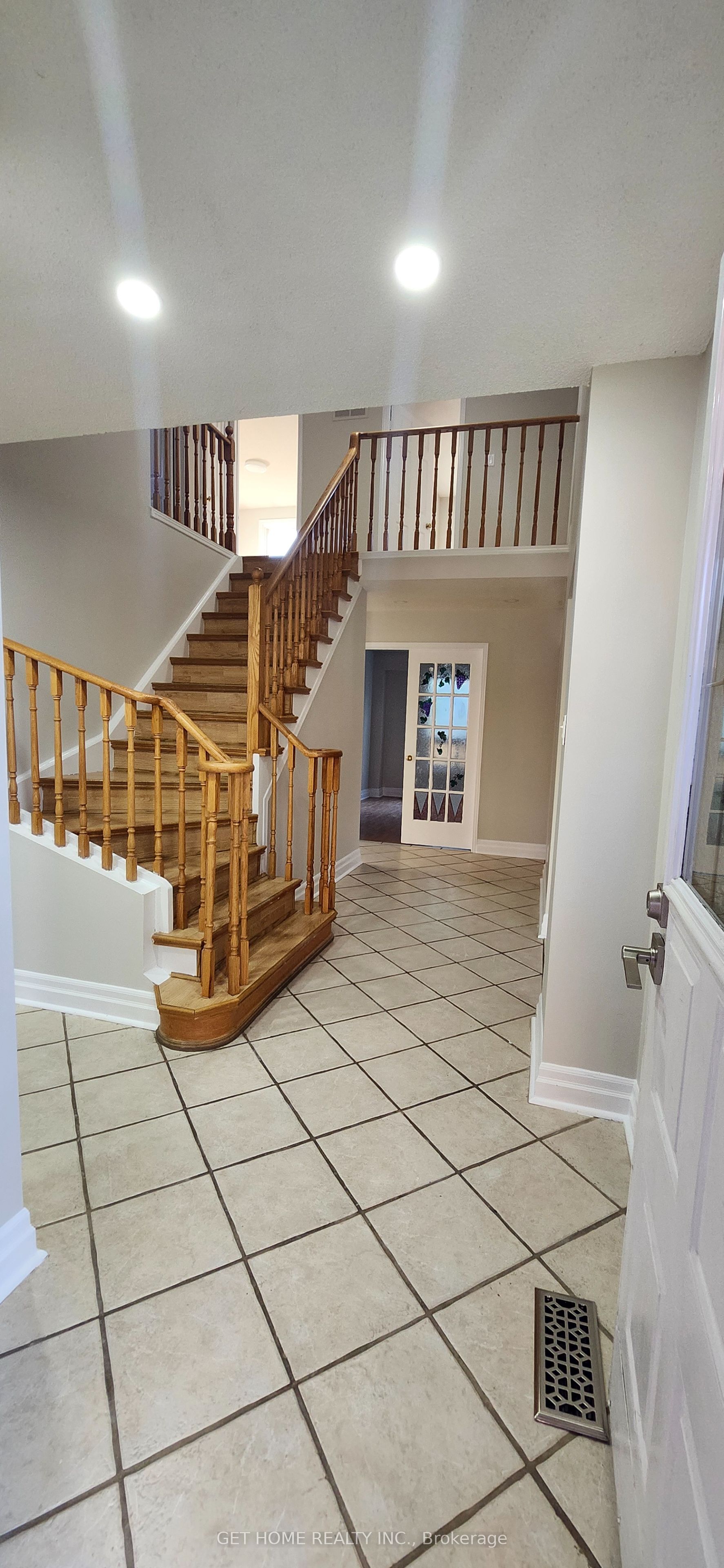 32 Torrance Woods Main Property Photo 2