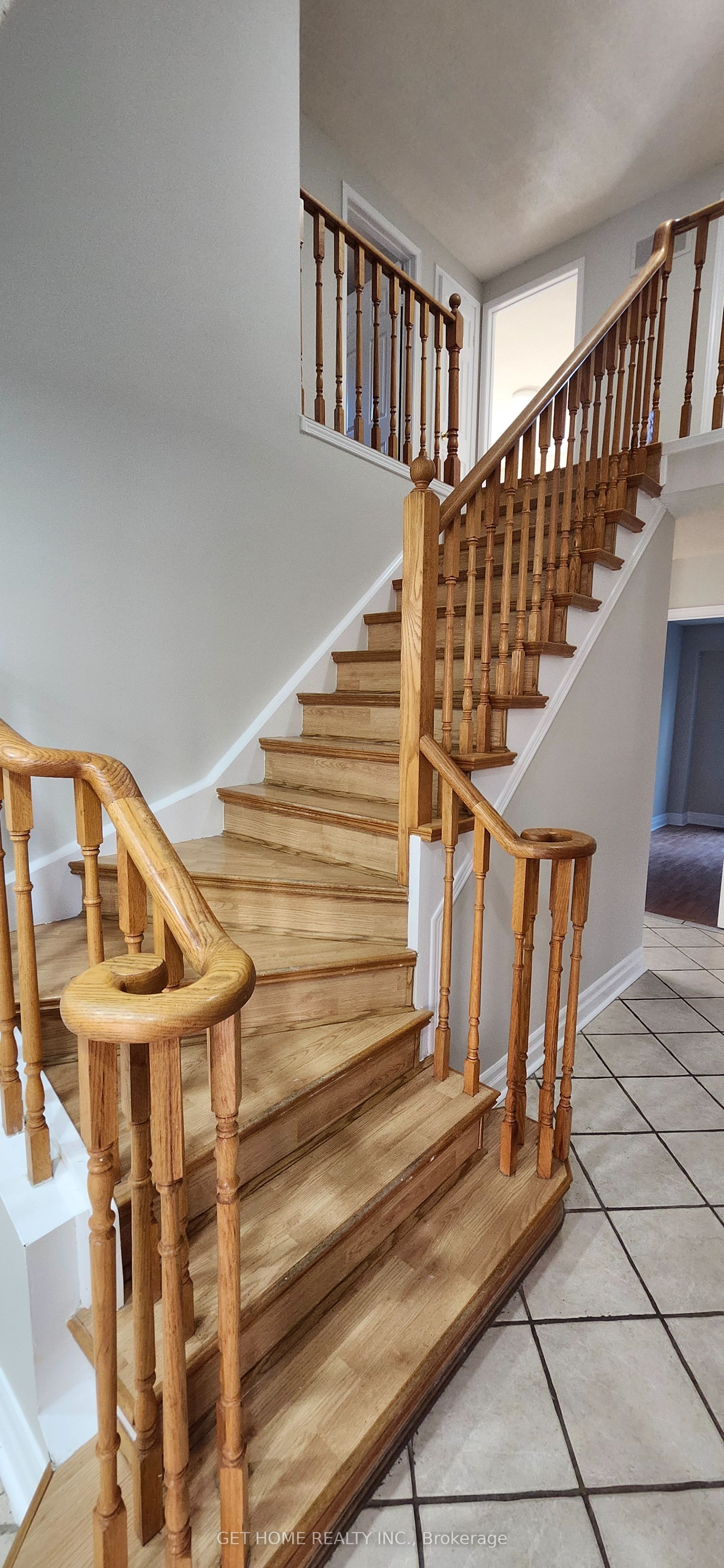 32 Torrance Woods Main Property Photo 5
