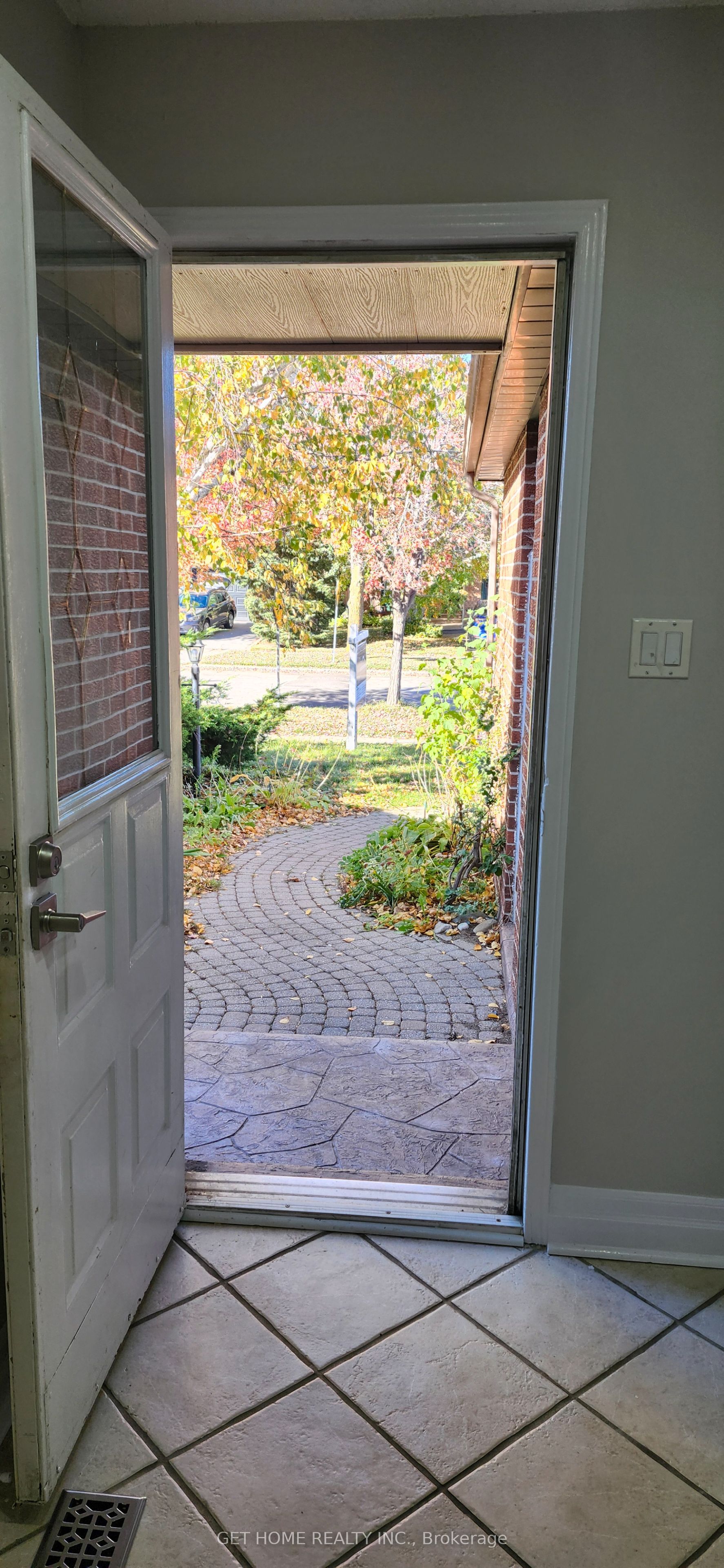 32 Torrance Woods Main Property Photo 6