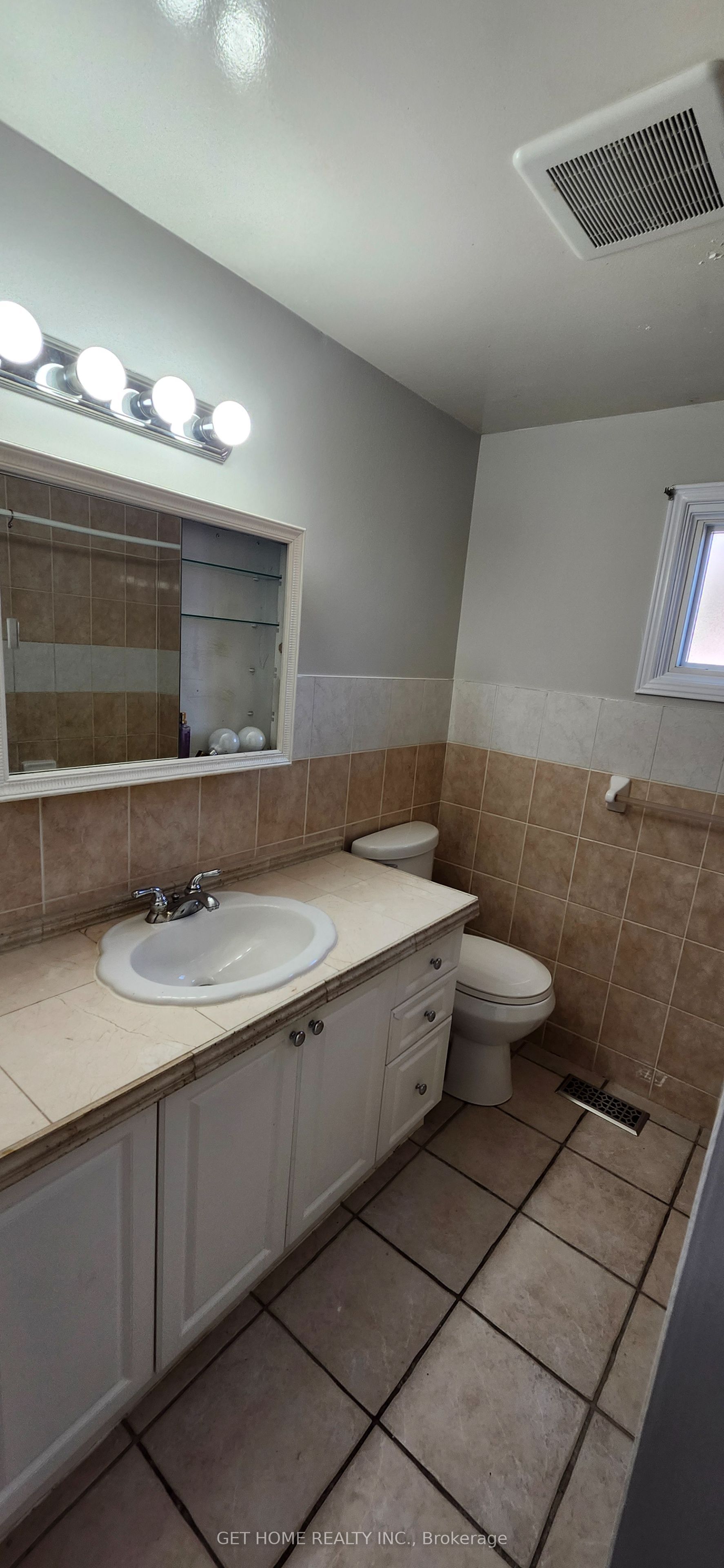 32 Torrance Woods Main Property Photo 30