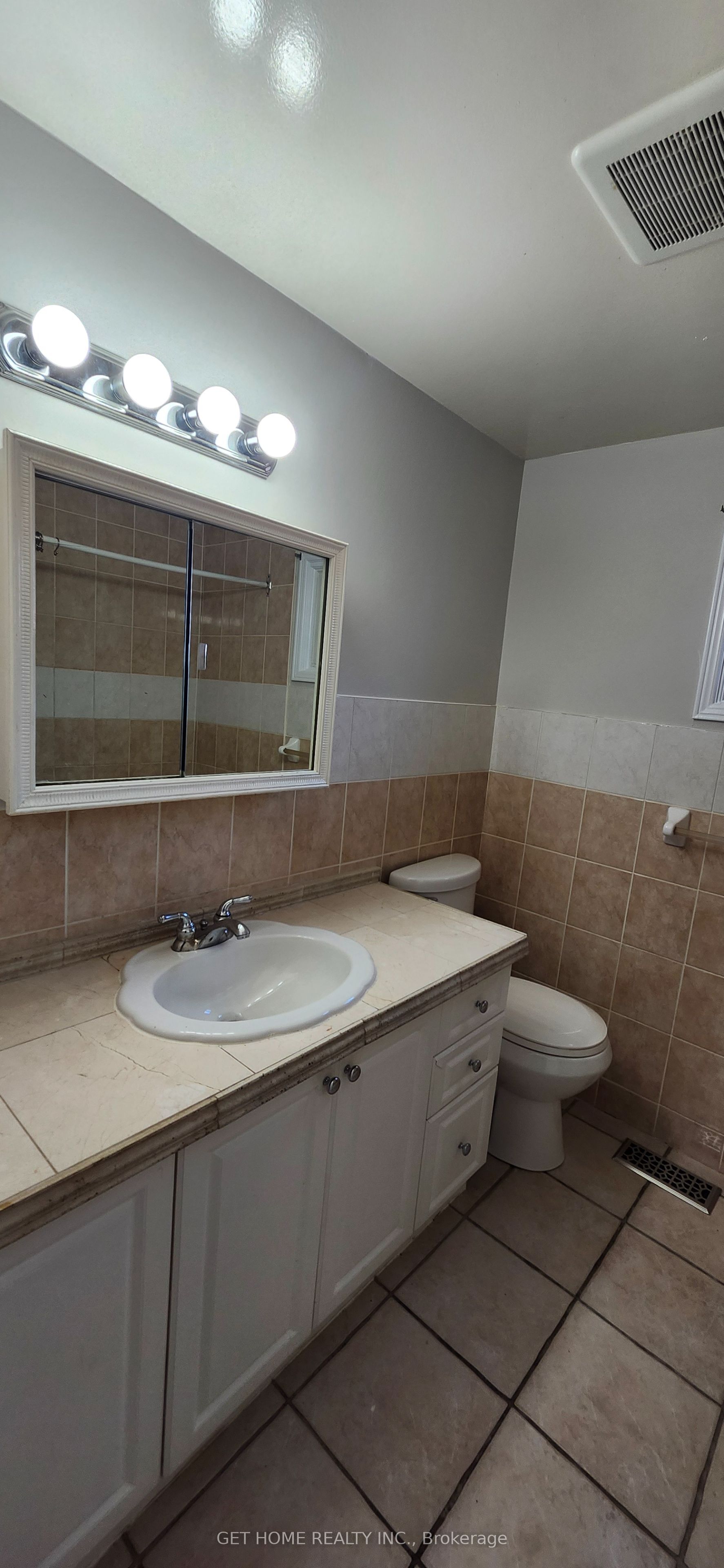 32 Torrance Woods Main Property Photo 34