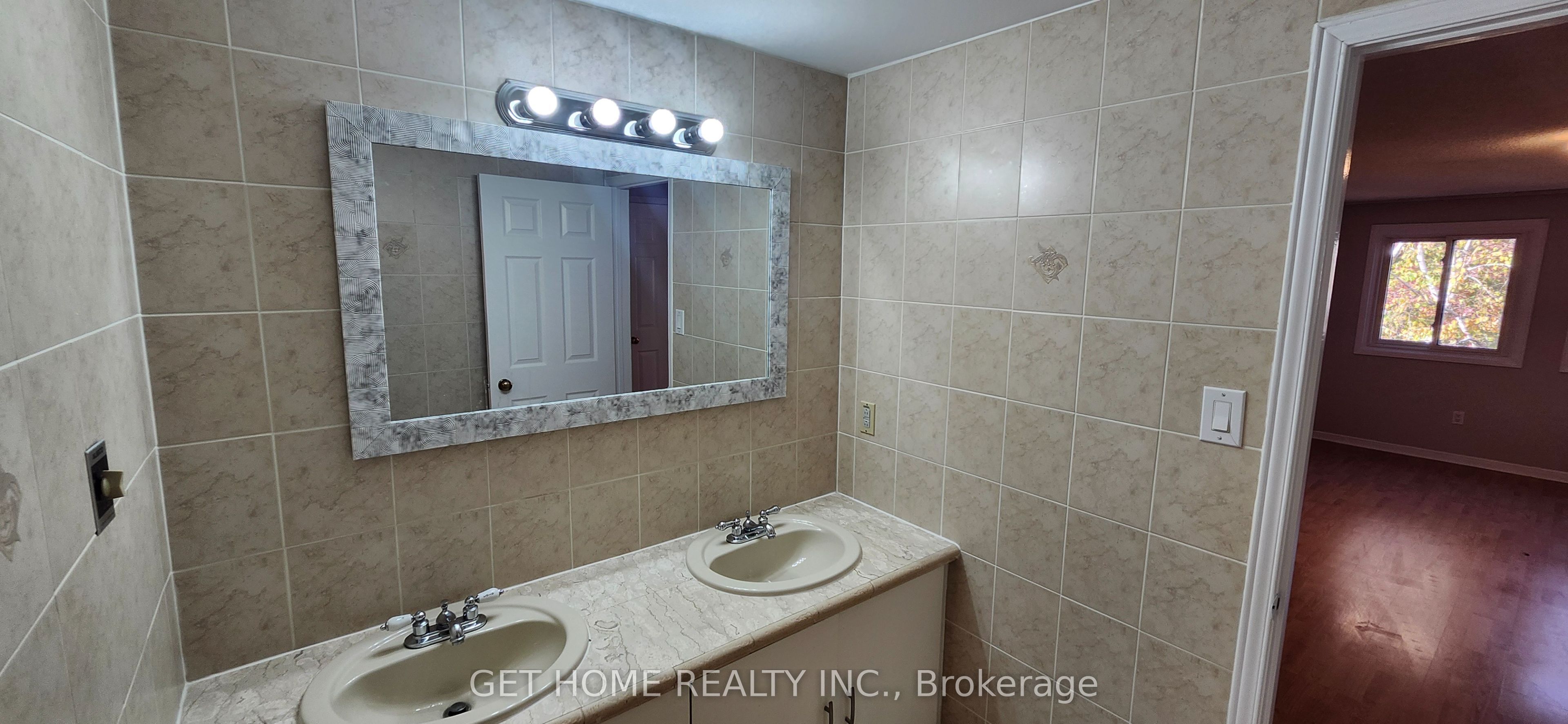 32 Torrance Woods Main Property Photo 39