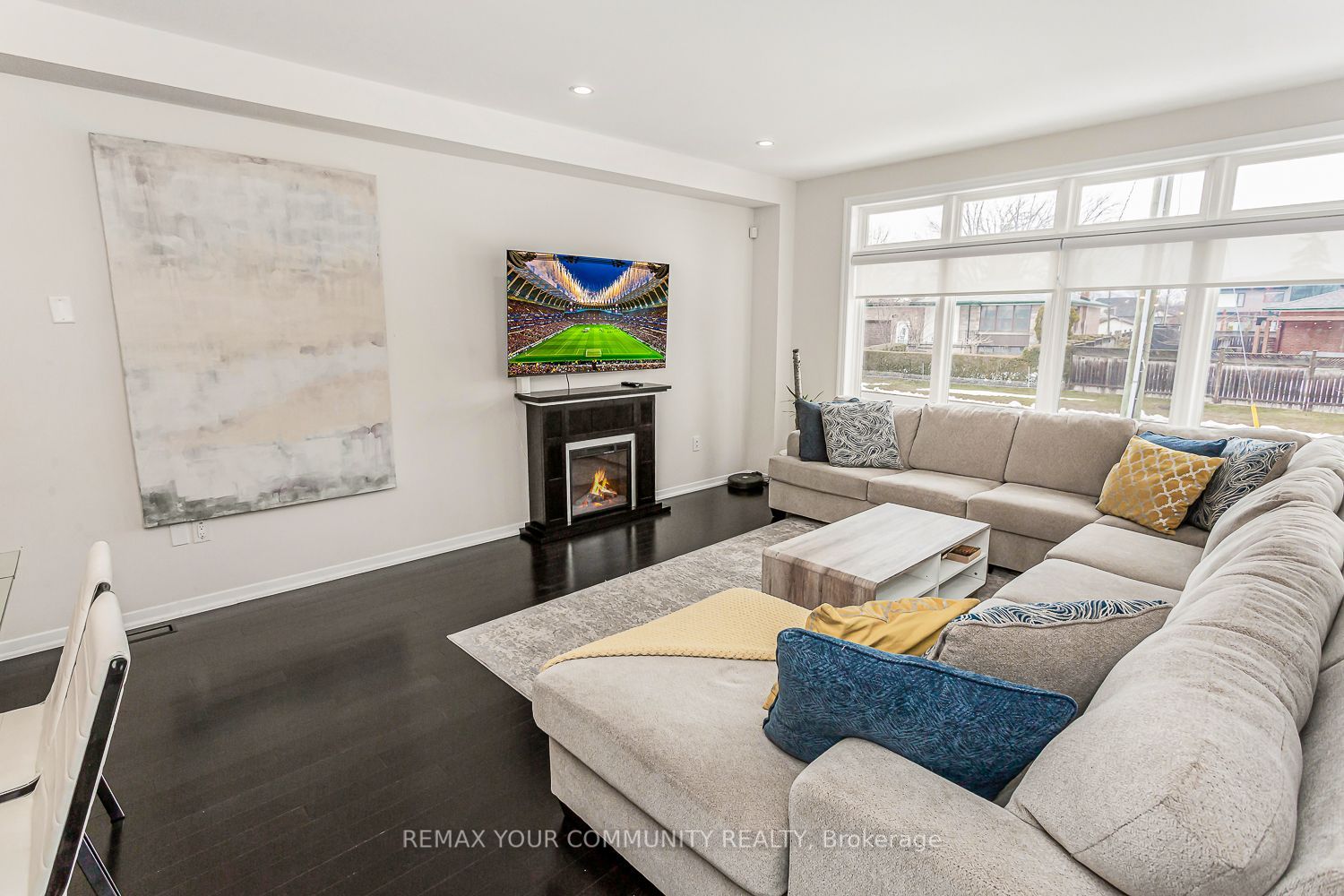 338 Woodale Avenue Property Photo 8