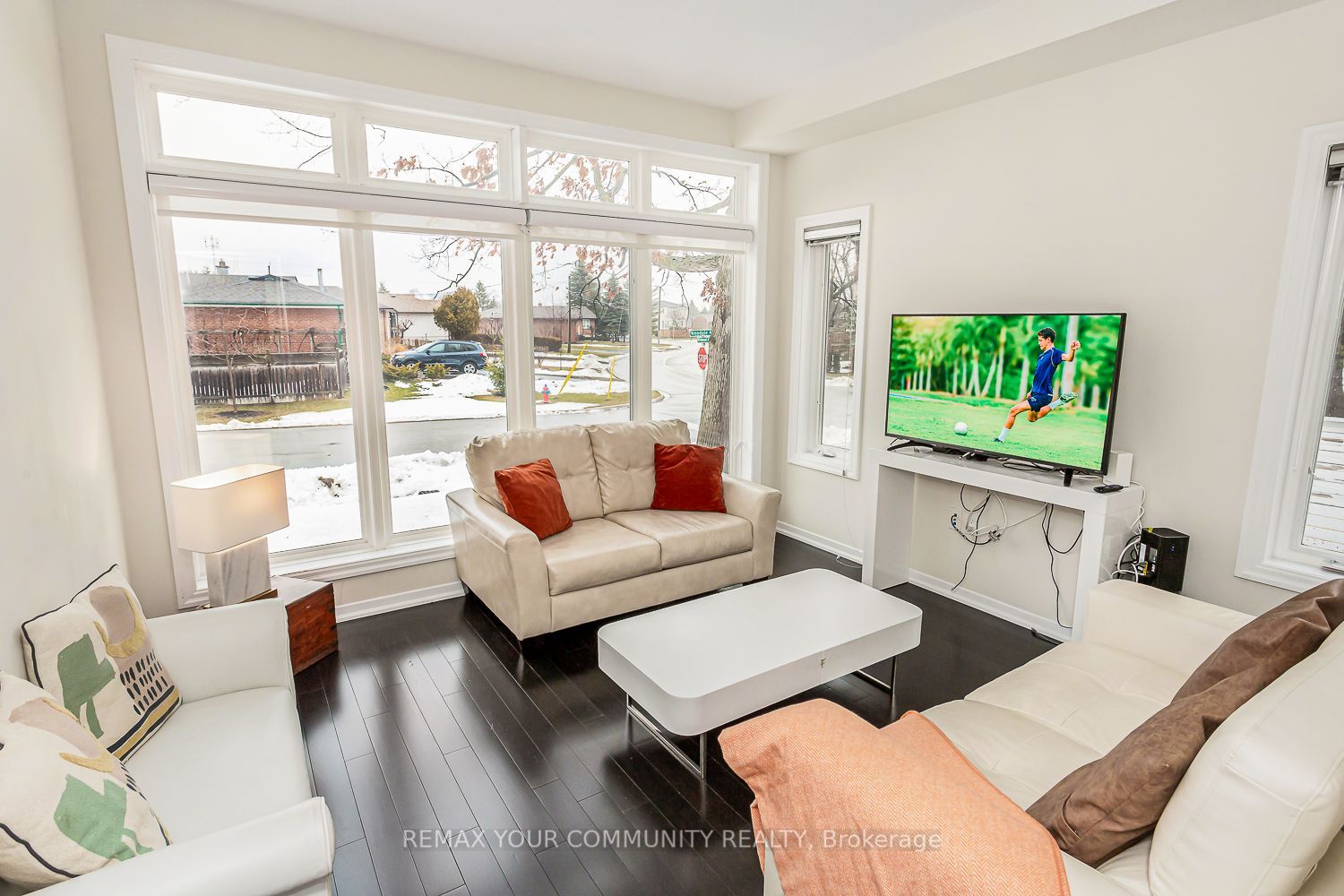 338 Woodale Avenue Property Photo 9