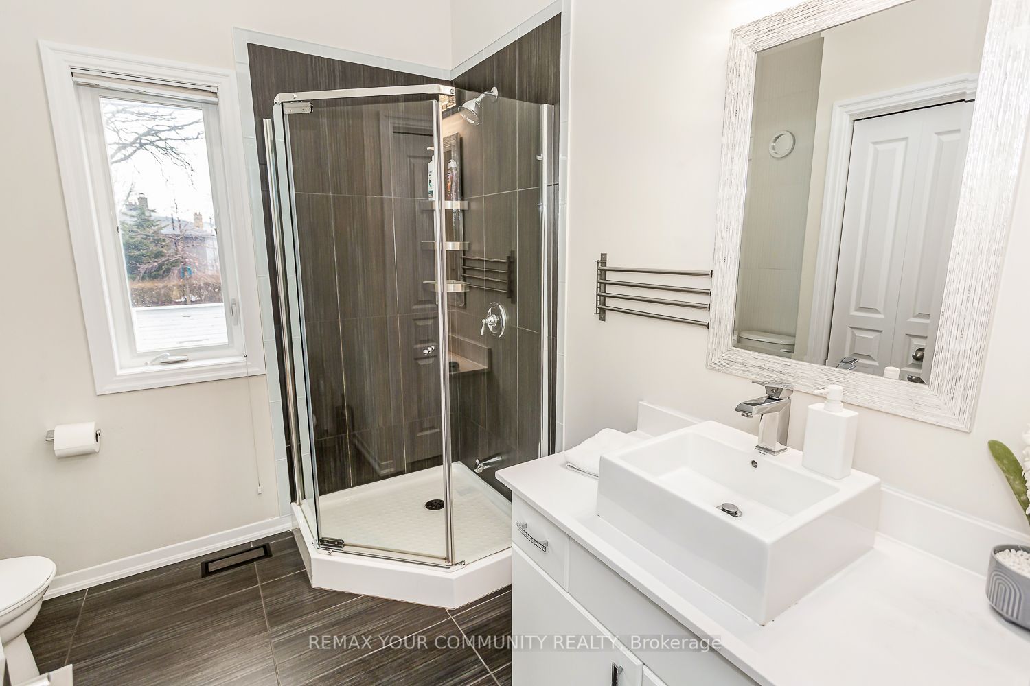 338 Woodale Avenue Property Photo 16