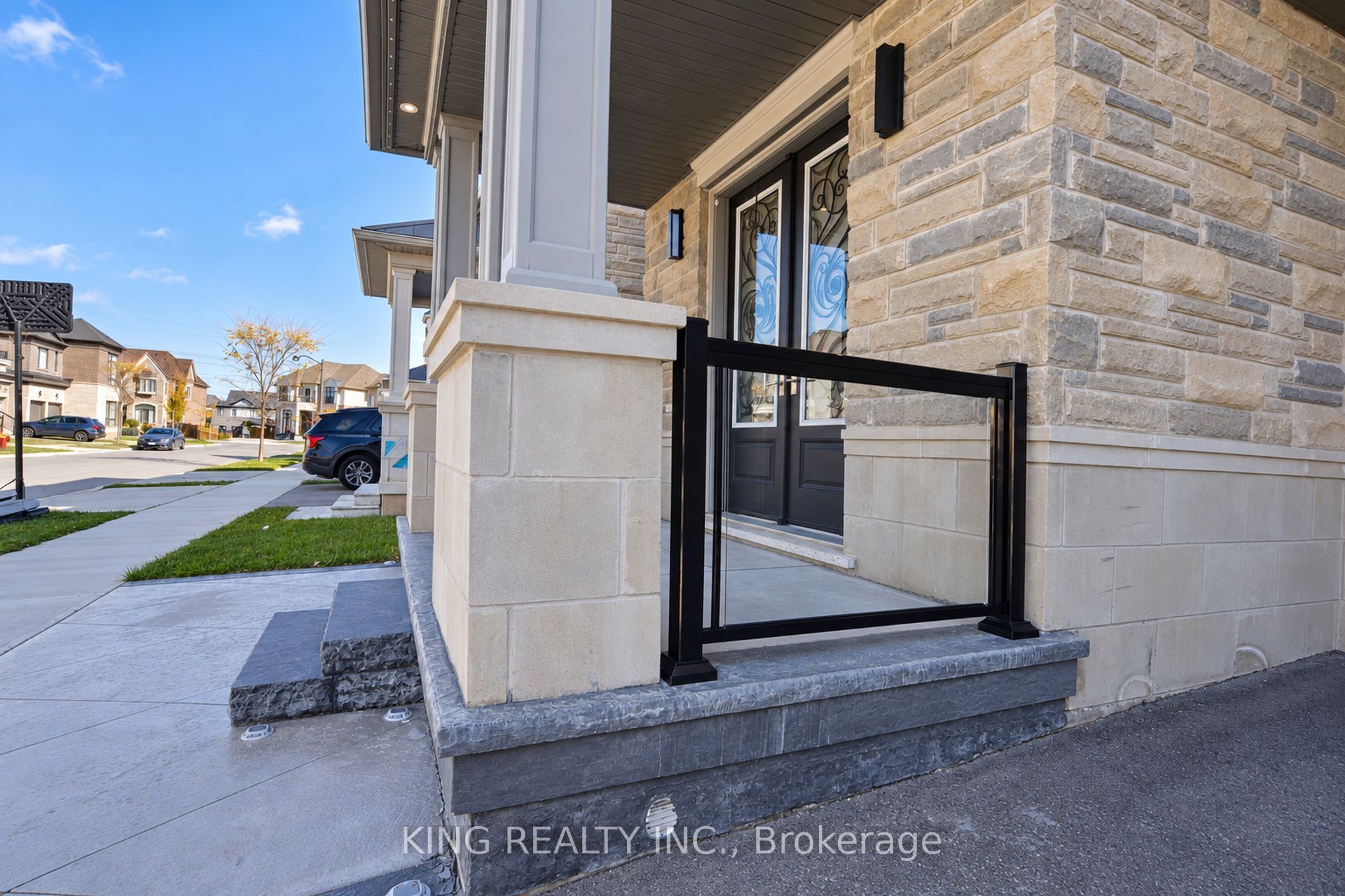 2359 Irene Crescent Property Photo 2
