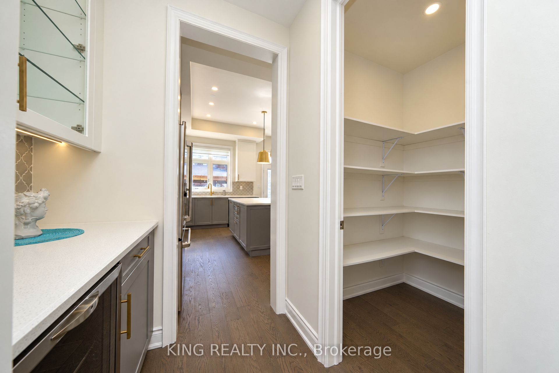 2359 Irene Crescent Property Photo 15