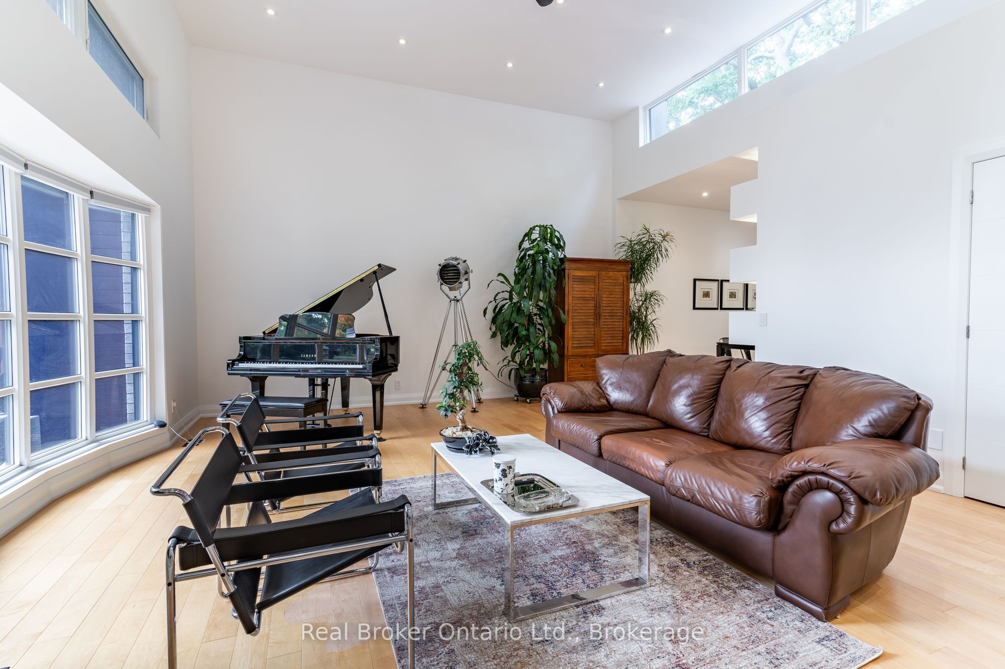 5071 Spruce Avenue Property Photo 6