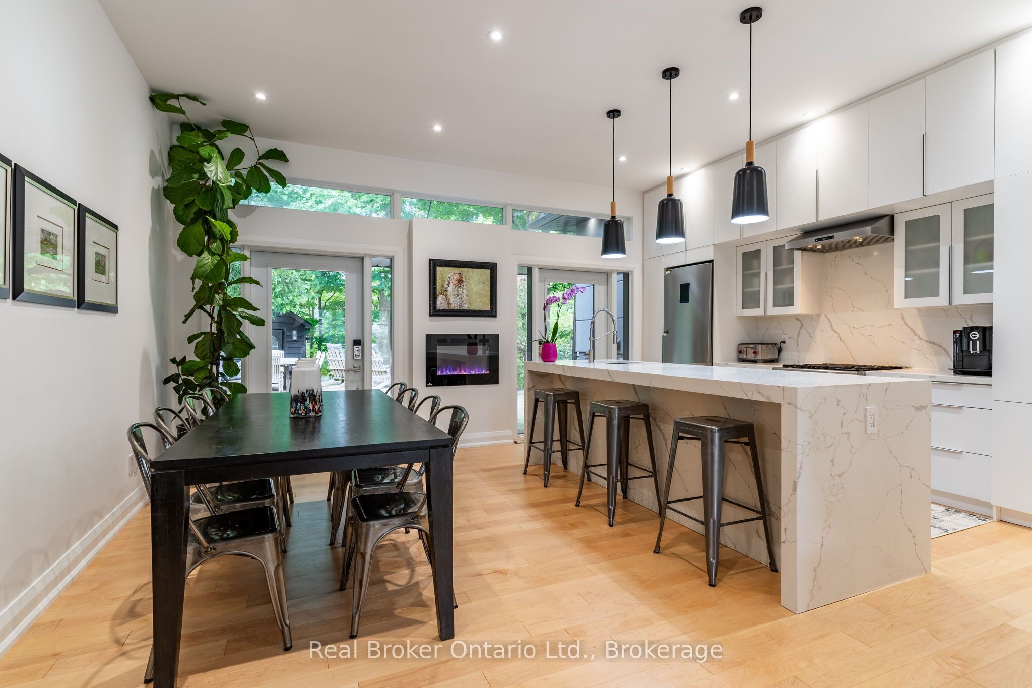 5071 Spruce Avenue Property Photo 8