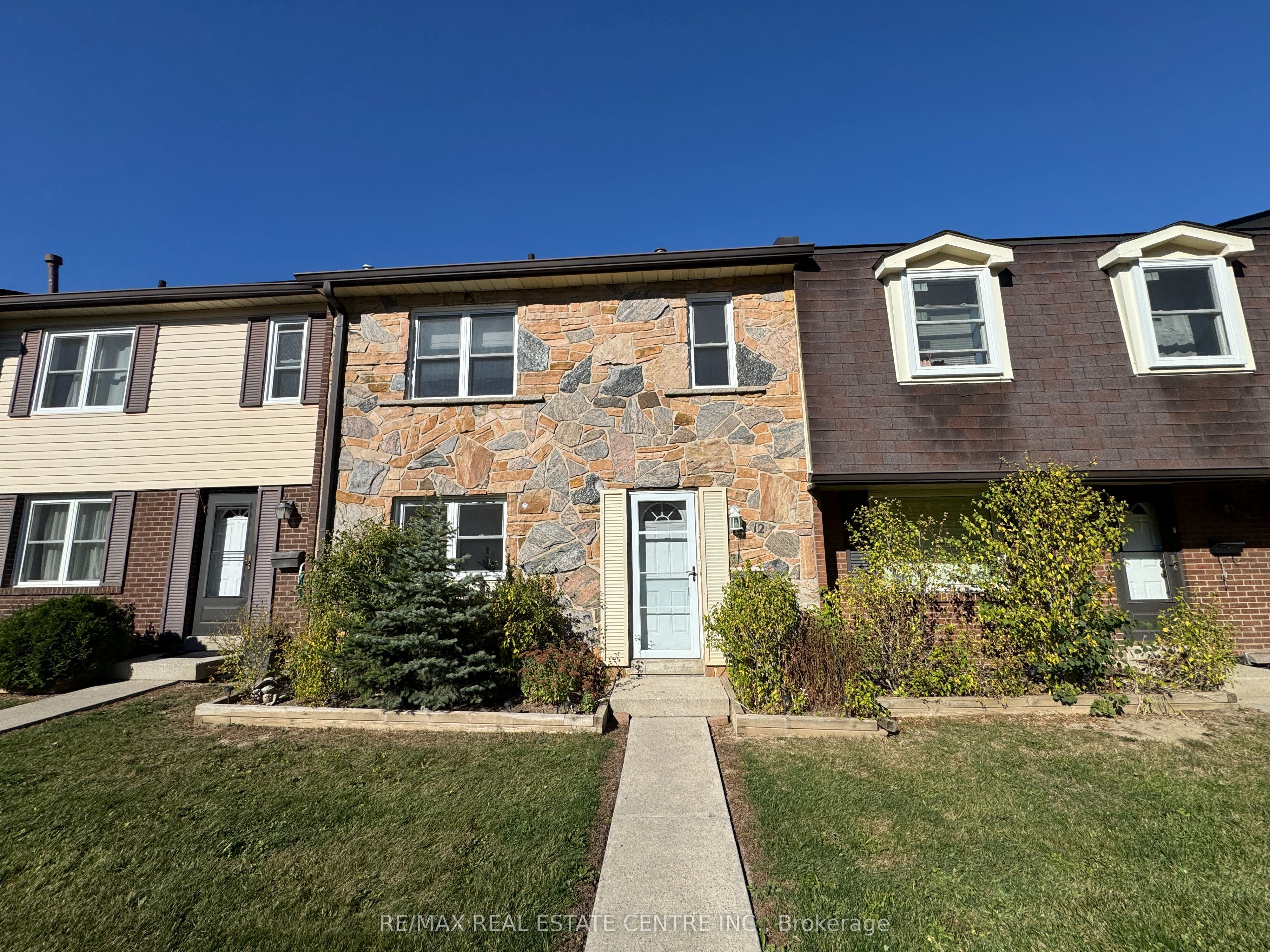 2825 Gananoque Drive 12 Property Photo 1