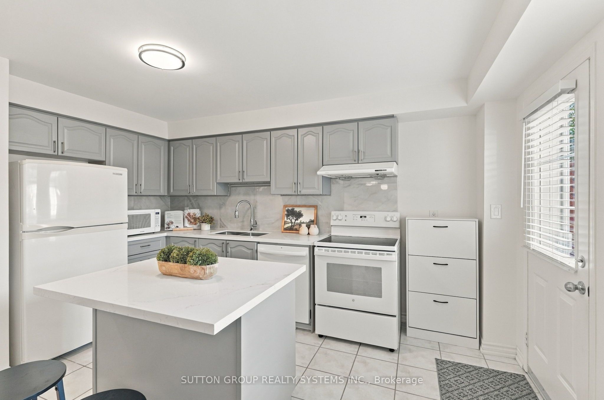 120 Tarragona Boulevard Property Photo 13