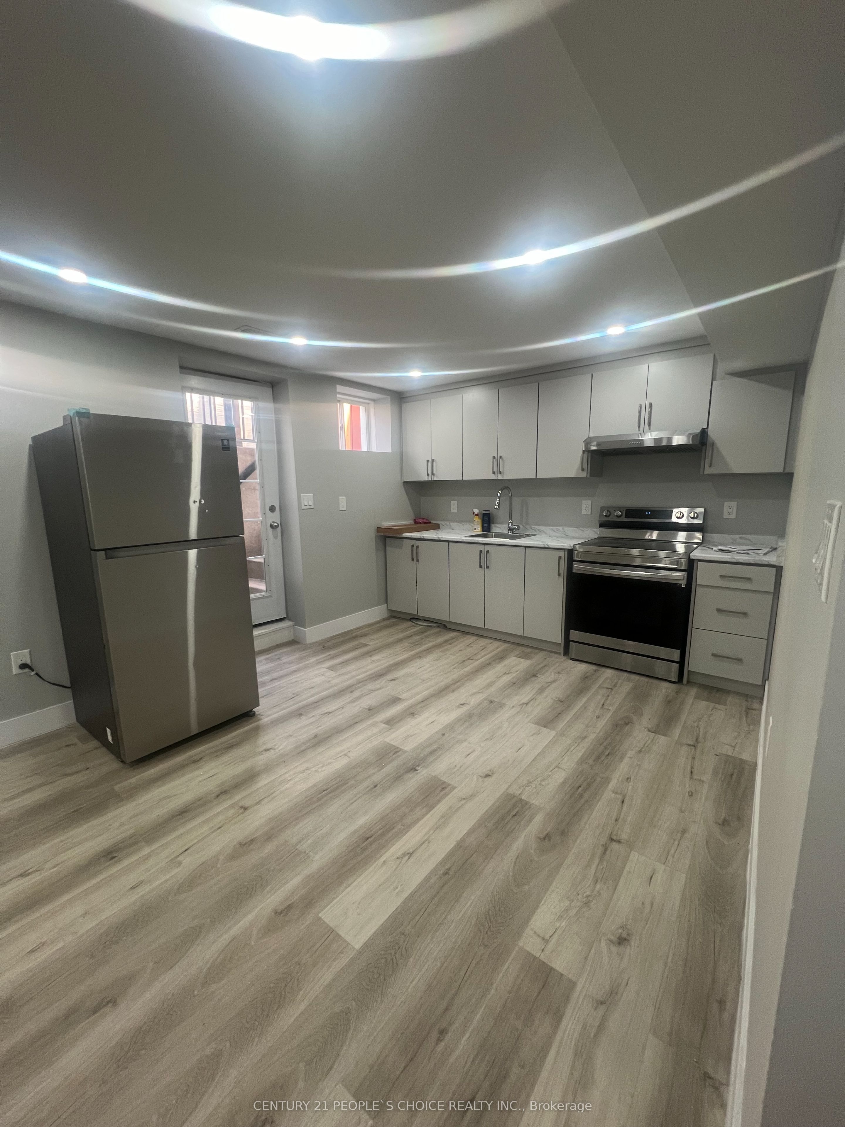 27 Callandar Road Lower Property Photo 2