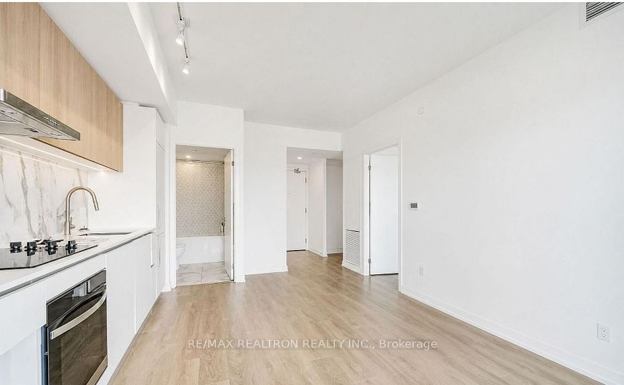 1100 Sheppard Street W 928 Property Photo 7