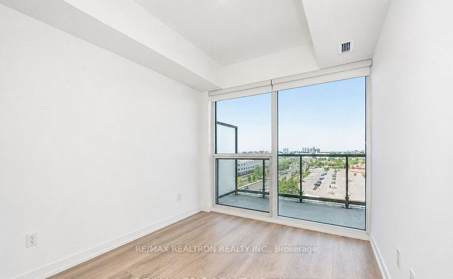 1100 Sheppard Street W 928 Property Photo 11