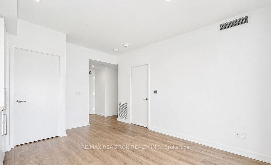 1100 Sheppard Street W 928 Property Photo 12