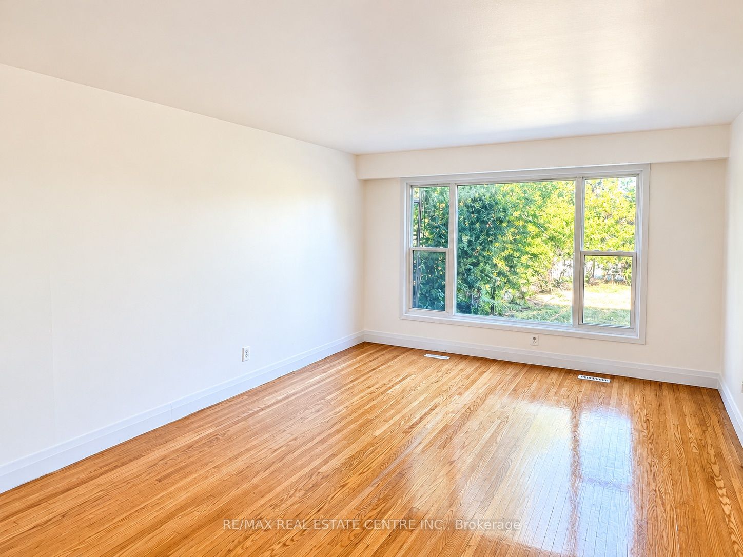 3722 Ellengale Drive Property Photo 4