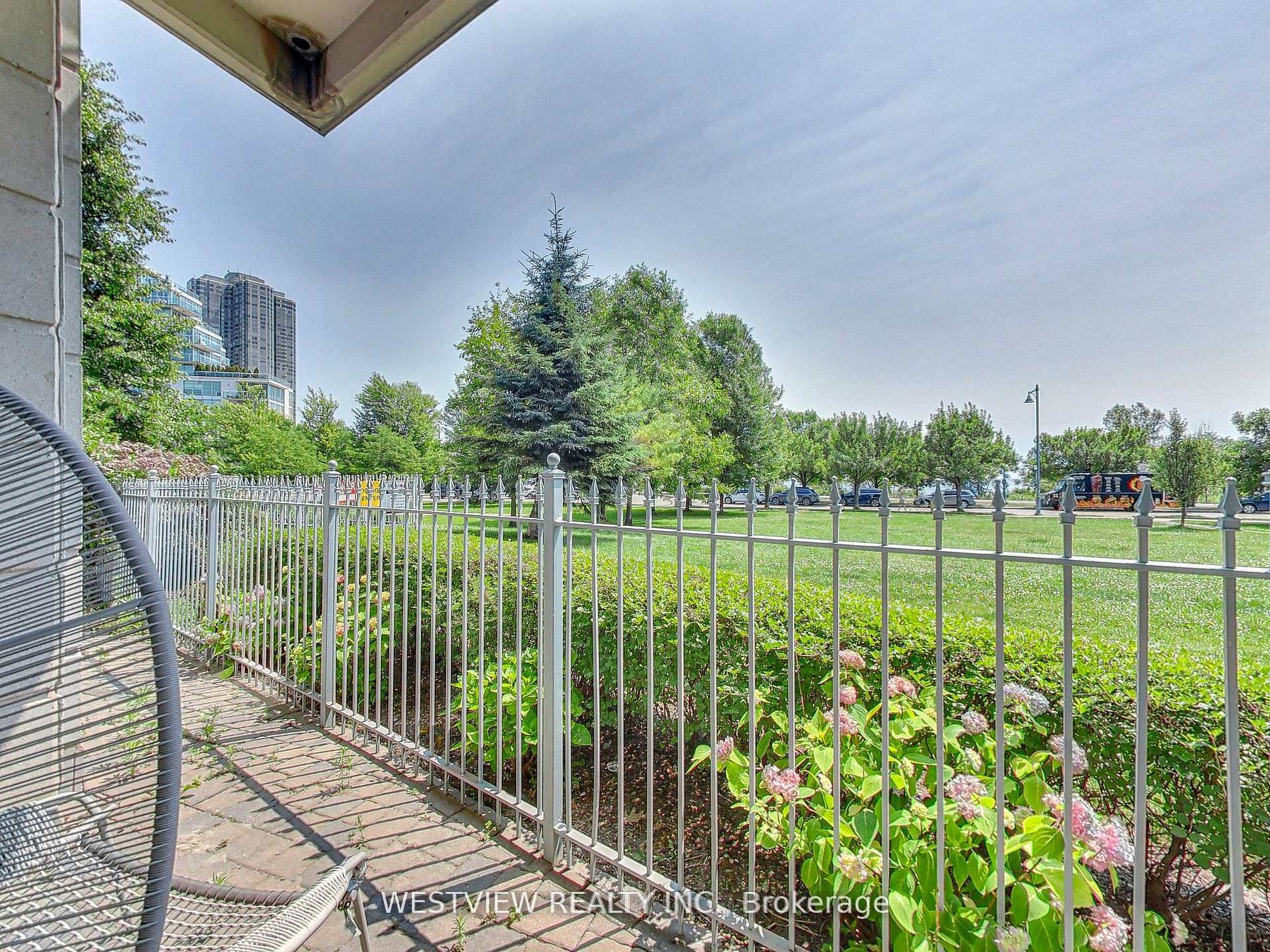 2111 Lake Shore Boulevard 116 Property Photo 3