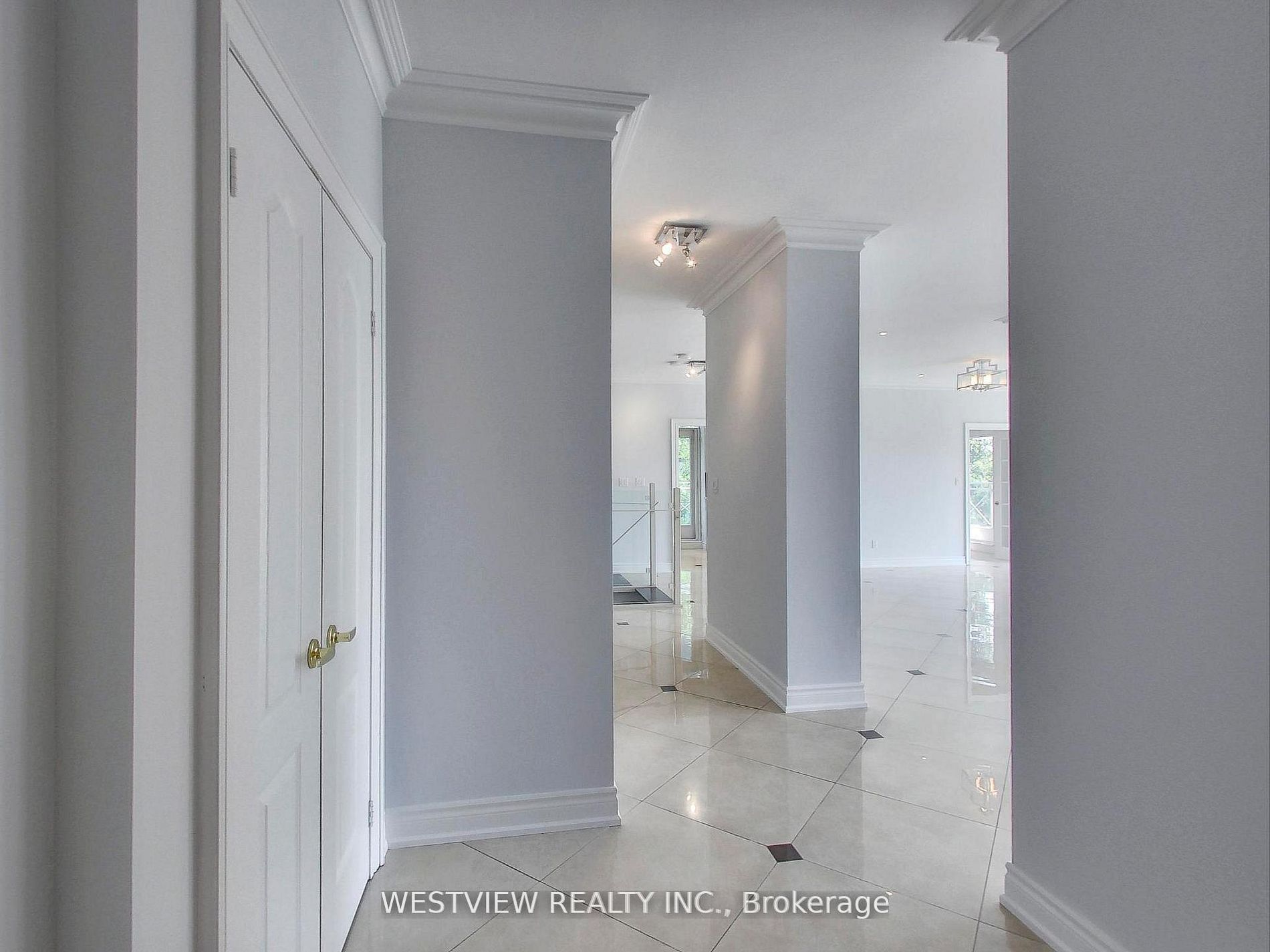 2111 Lake Shore Boulevard 116 Property Photo 6