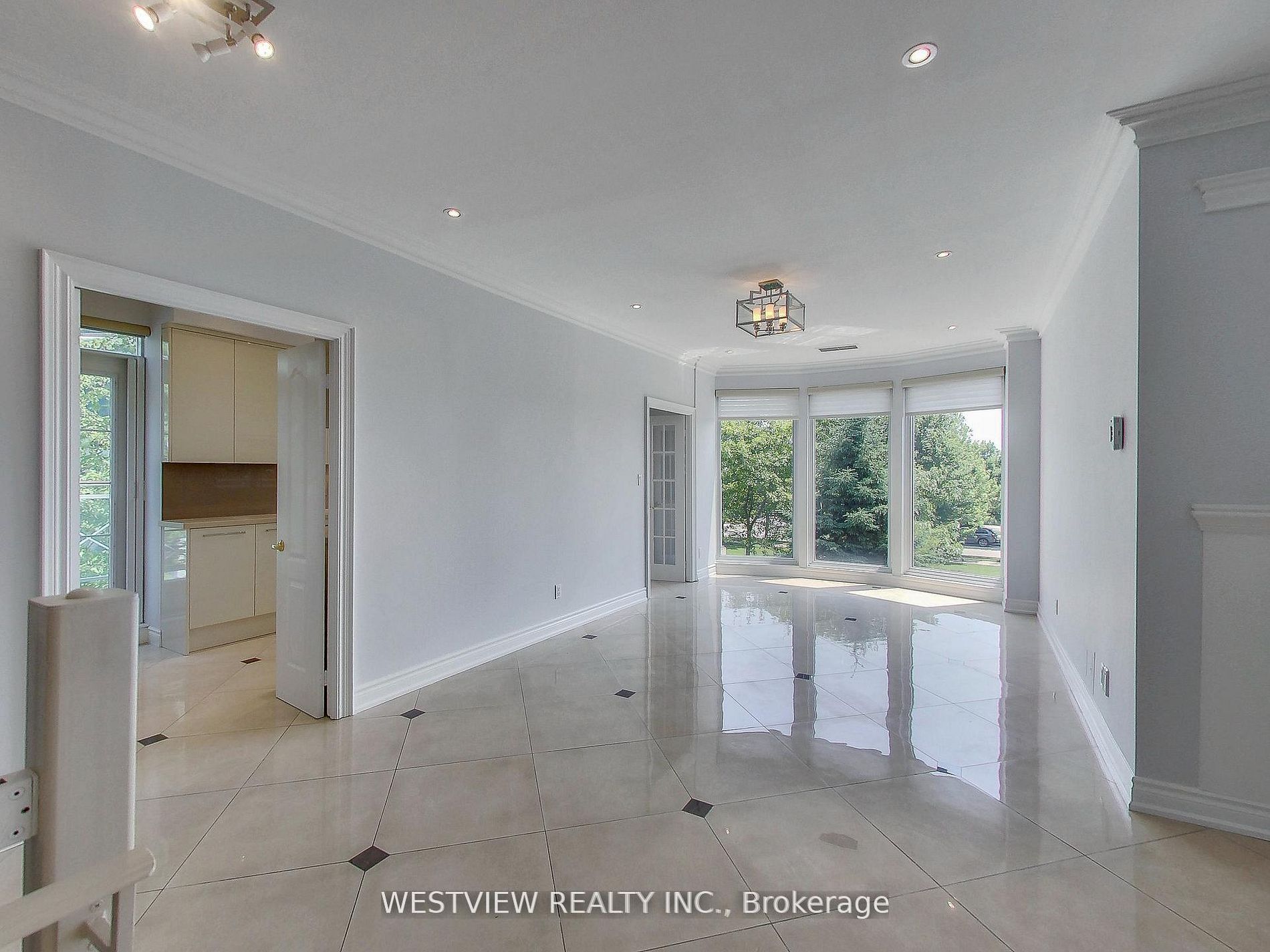 2111 Lake Shore Boulevard 116 Property Photo 10