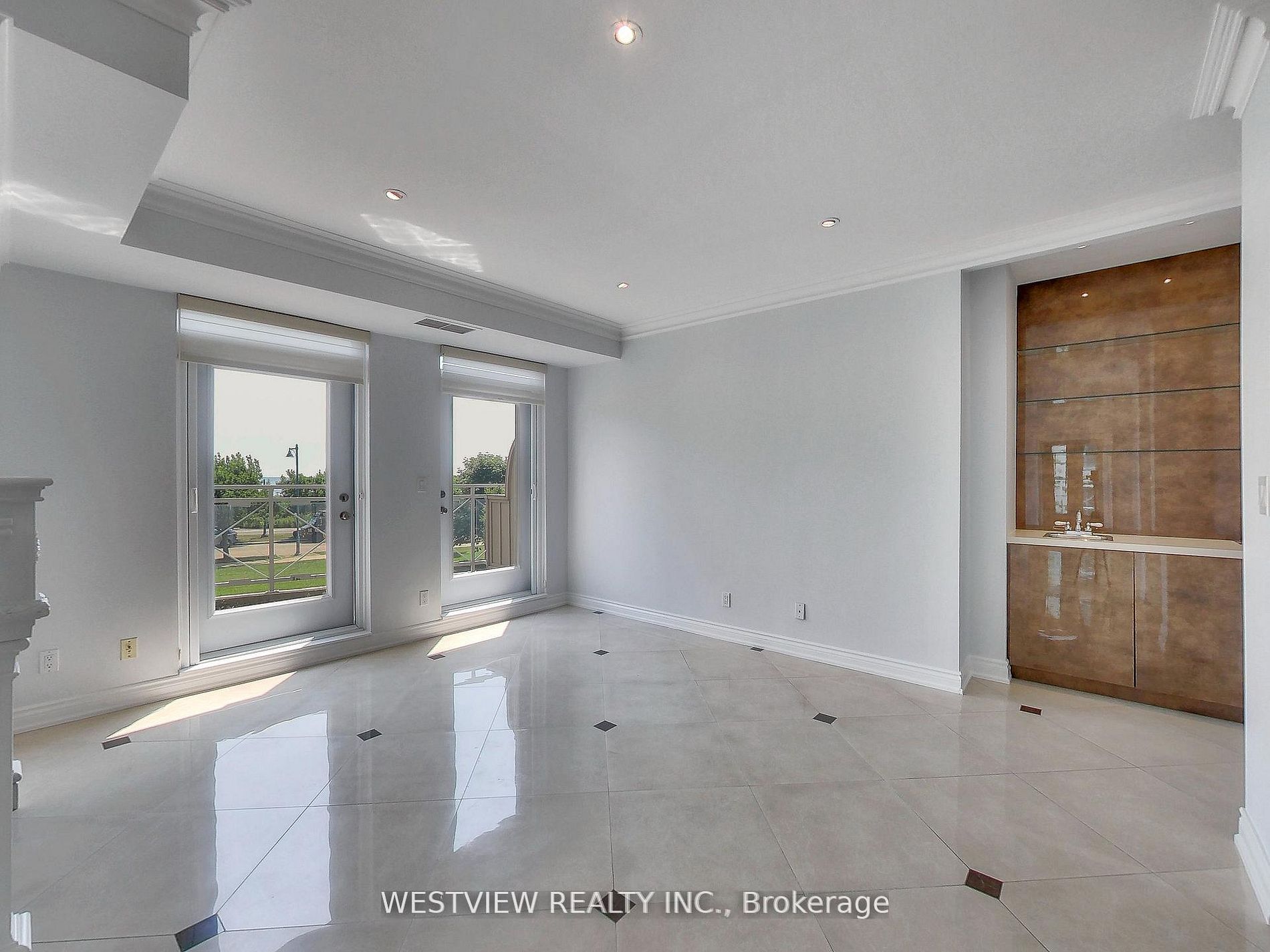 2111 Lake Shore Boulevard 116 Property Photo 11