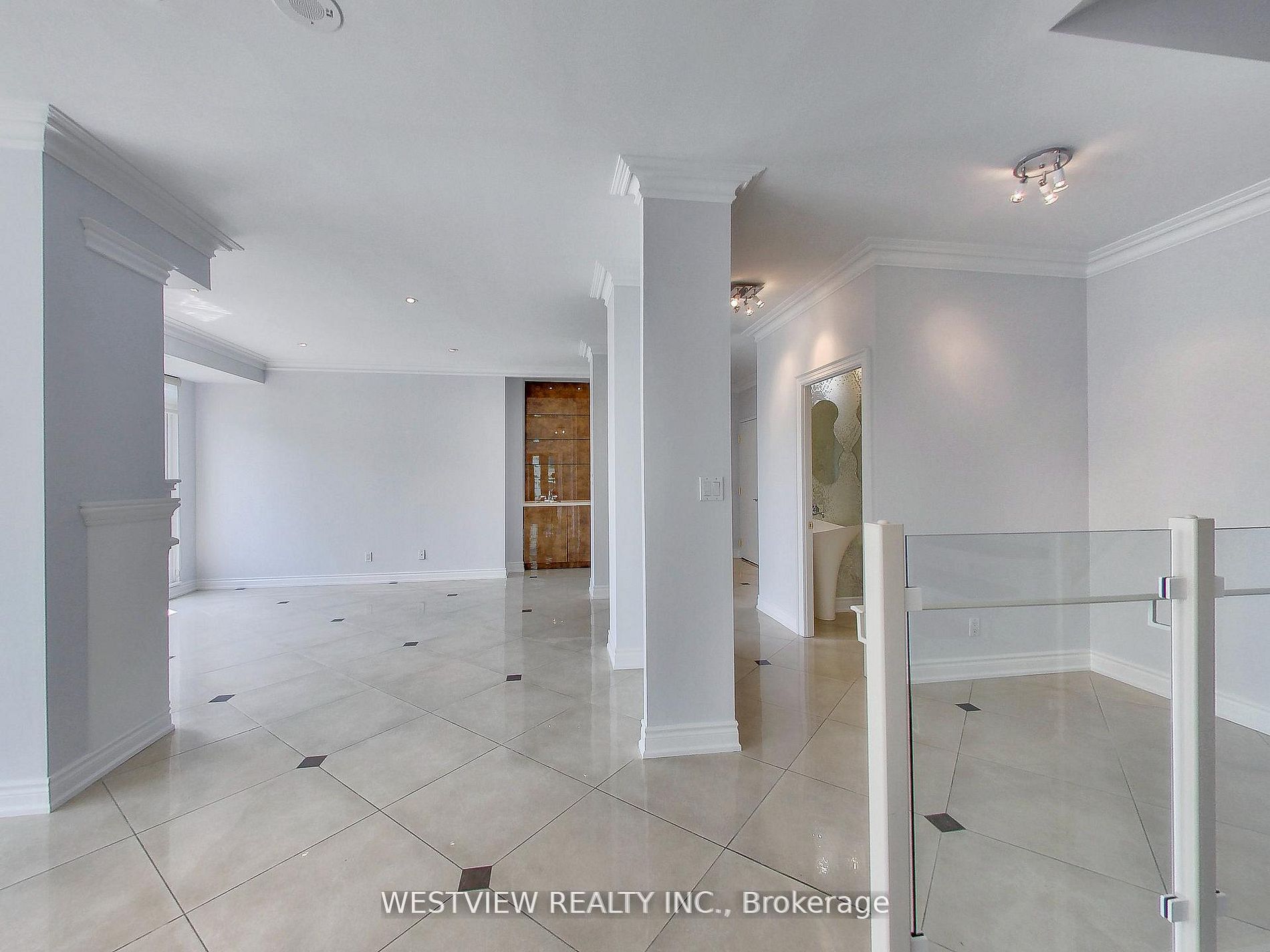 2111 Lake Shore Boulevard 116 Property Photo 12
