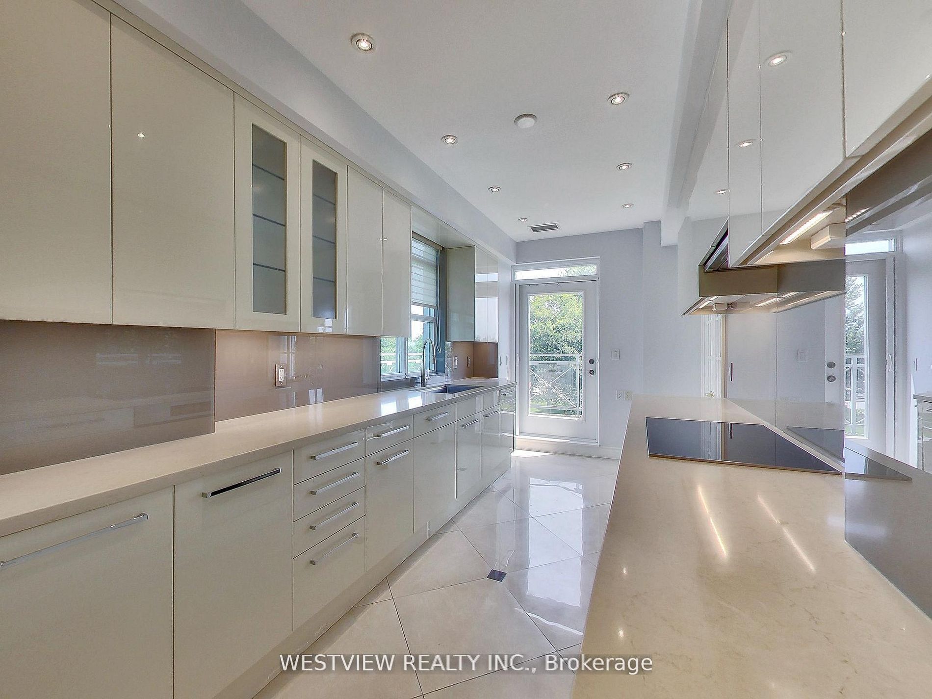 2111 Lake Shore Boulevard 116 Property Photo 15