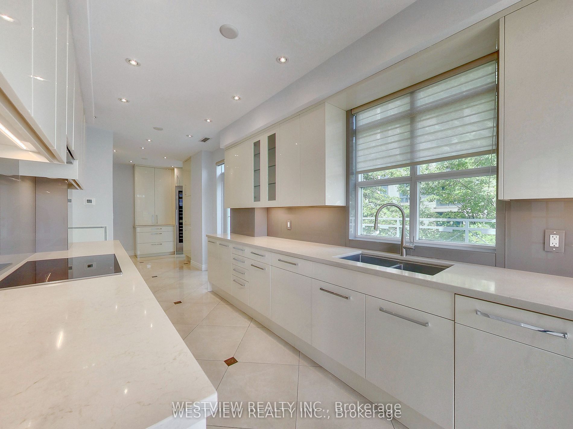 2111 Lake Shore Boulevard 116 Property Photo 16