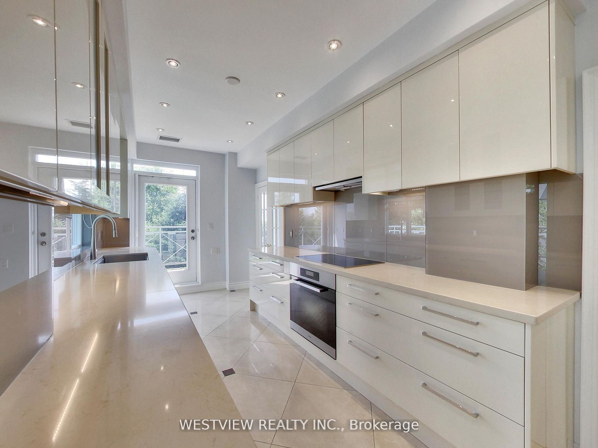 2111 Lake Shore Boulevard 116 Property Photo 17