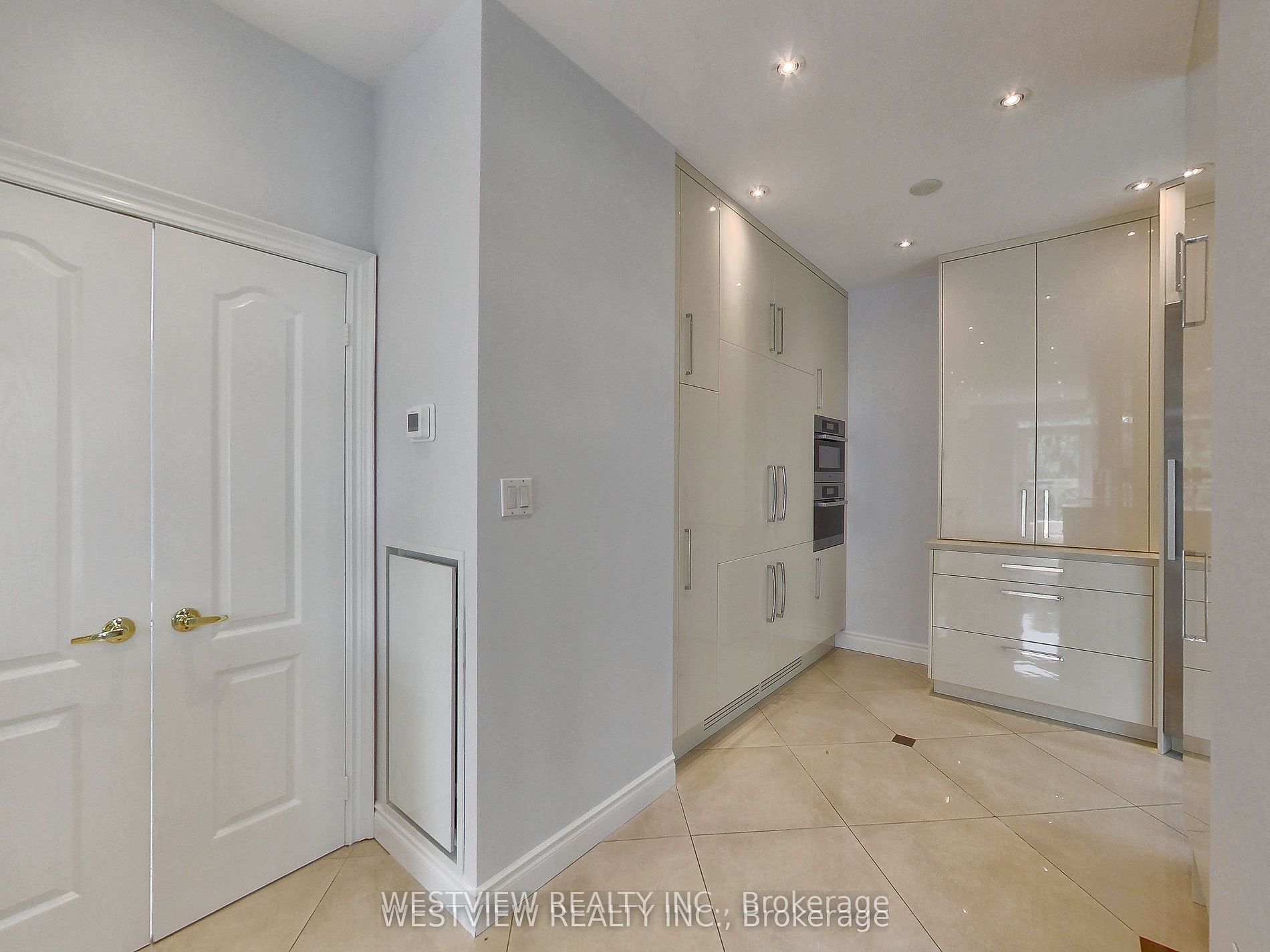 2111 Lake Shore Boulevard 116 Property Photo 20