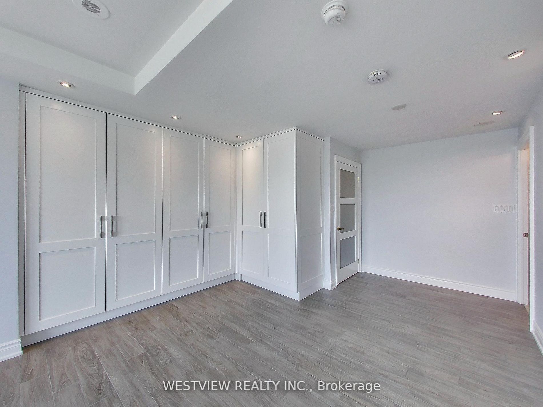 2111 Lake Shore Boulevard 116 Property Photo 28
