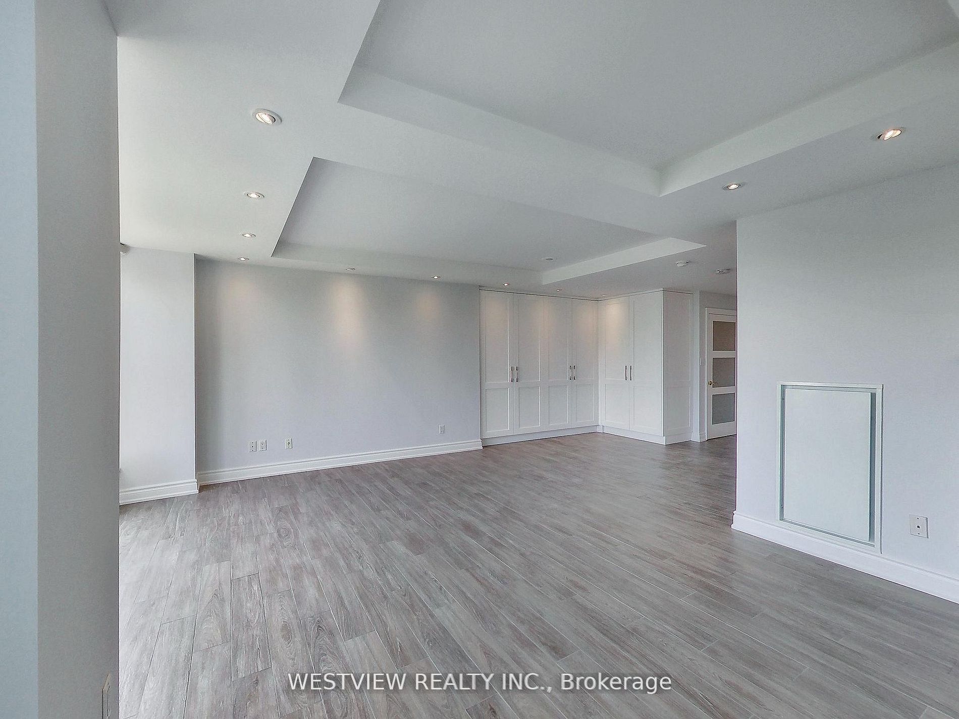 2111 Lake Shore Boulevard 116 Property Photo 30