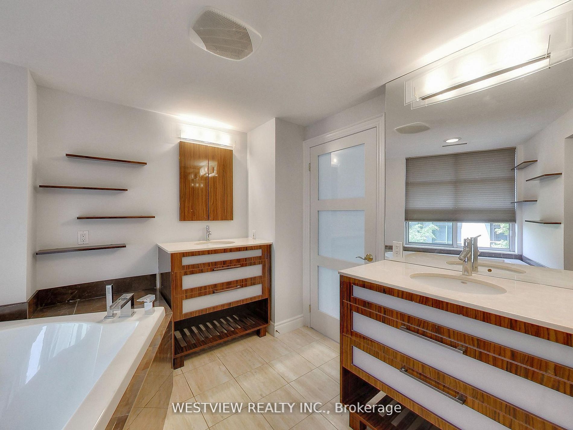 2111 Lake Shore Boulevard 116 Property Photo 32