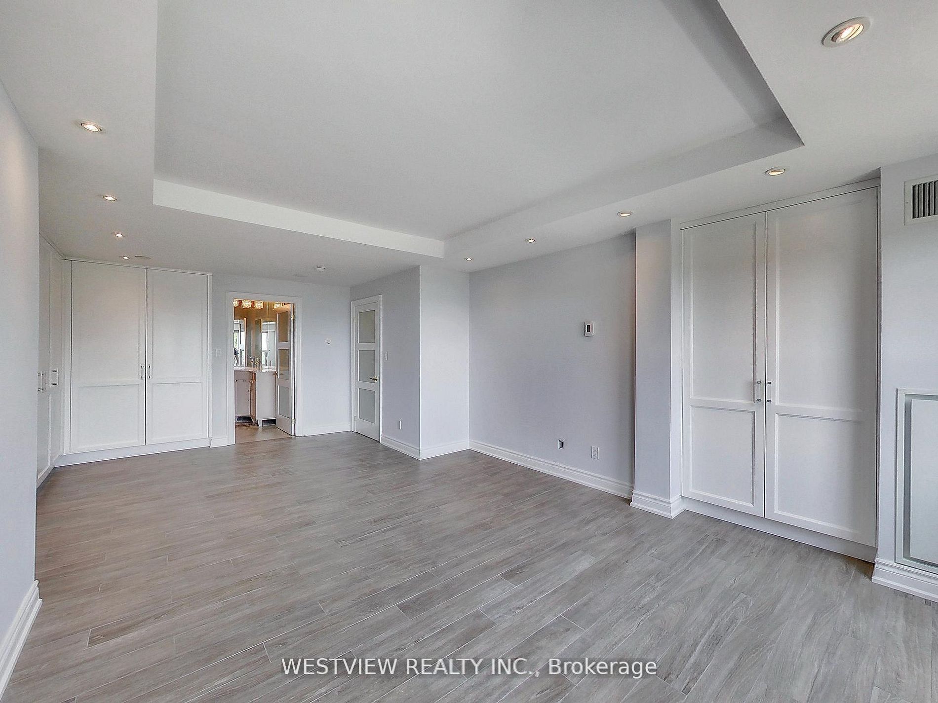 2111 Lake Shore Boulevard 116 Property Photo 37