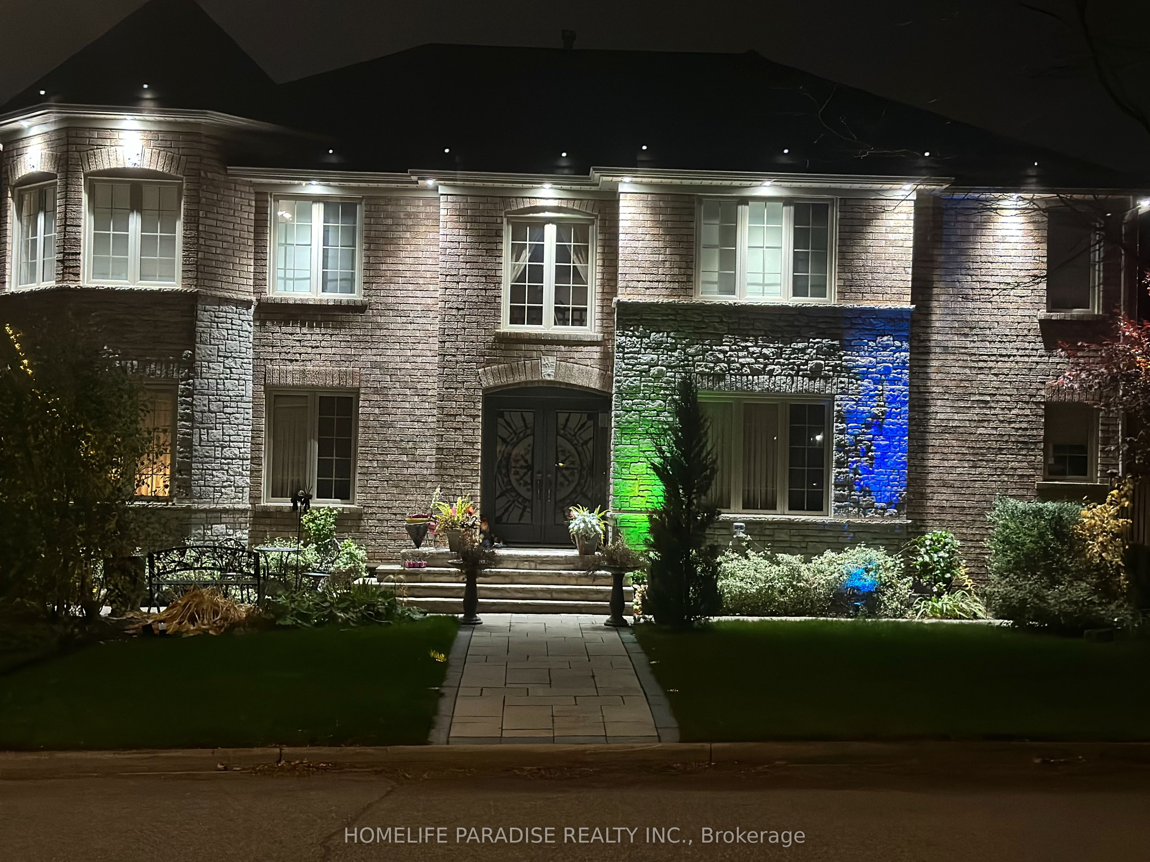 11 Oak Street Property Photo 1