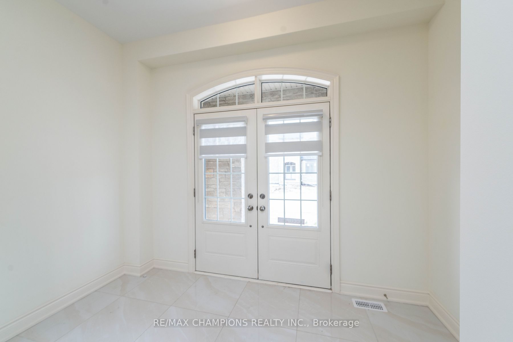 9 Cadence Road Property Photo 1