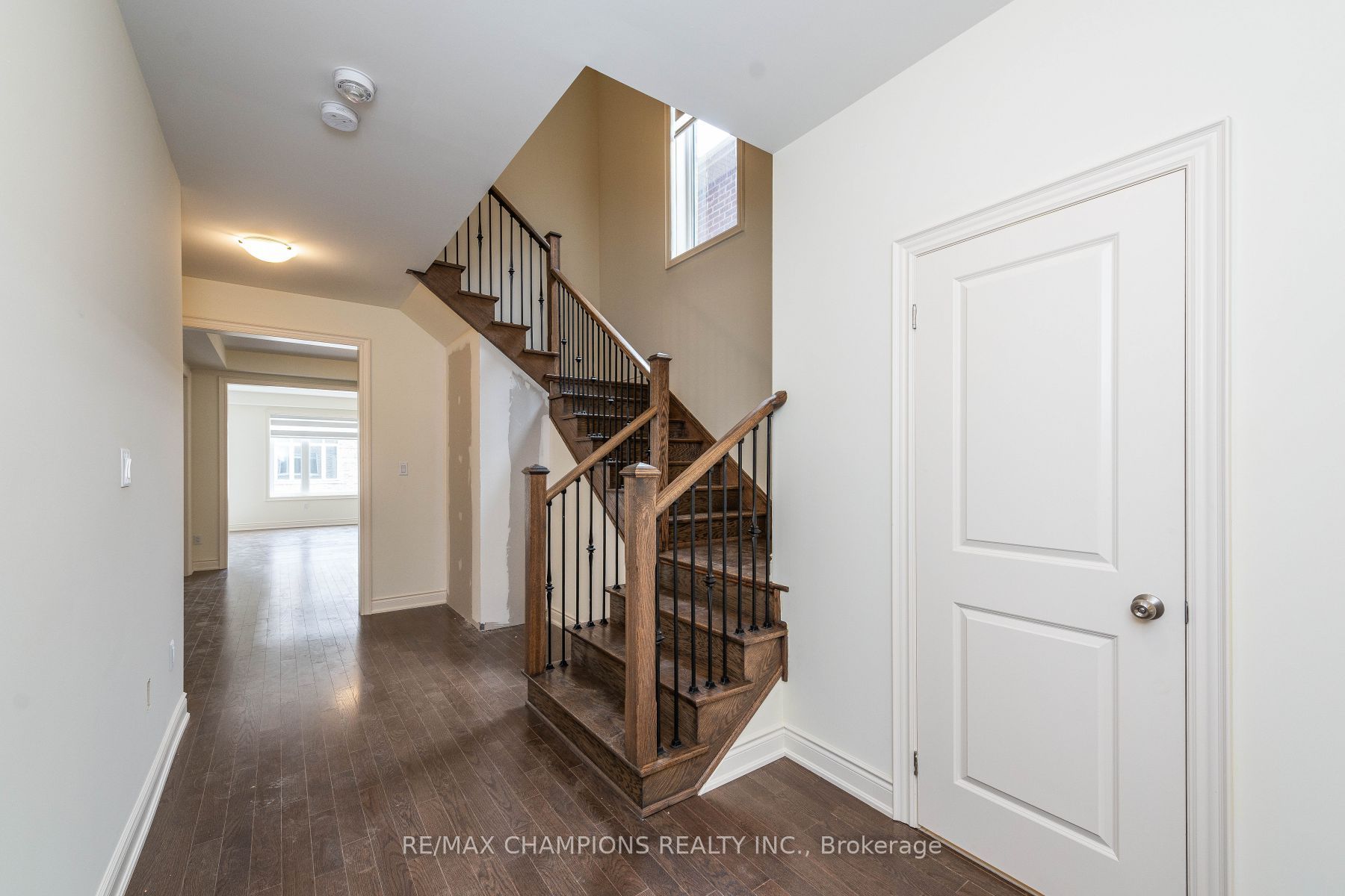 9 Cadence Road Property Photo 3