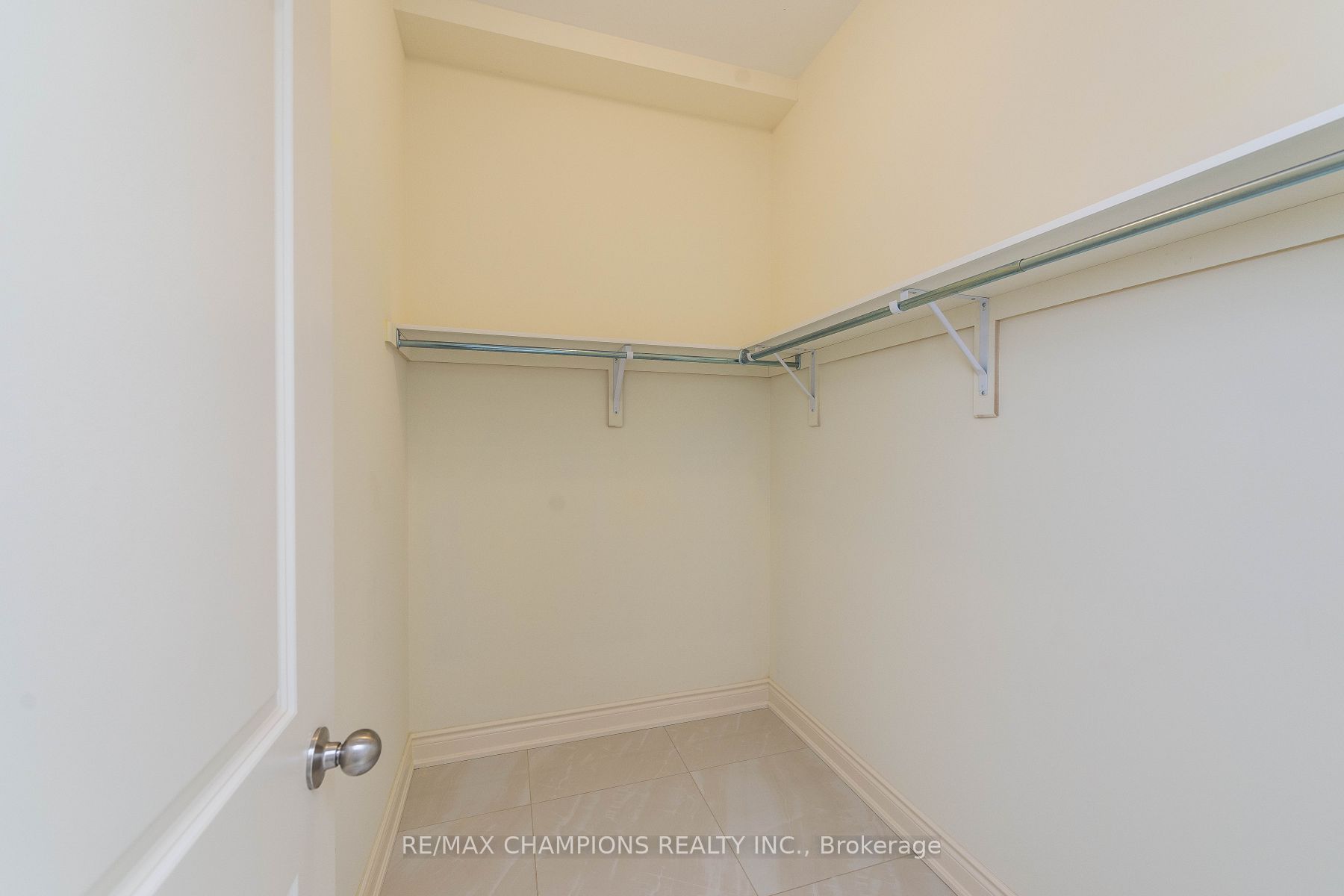 9 Cadence Road Property Photo 8