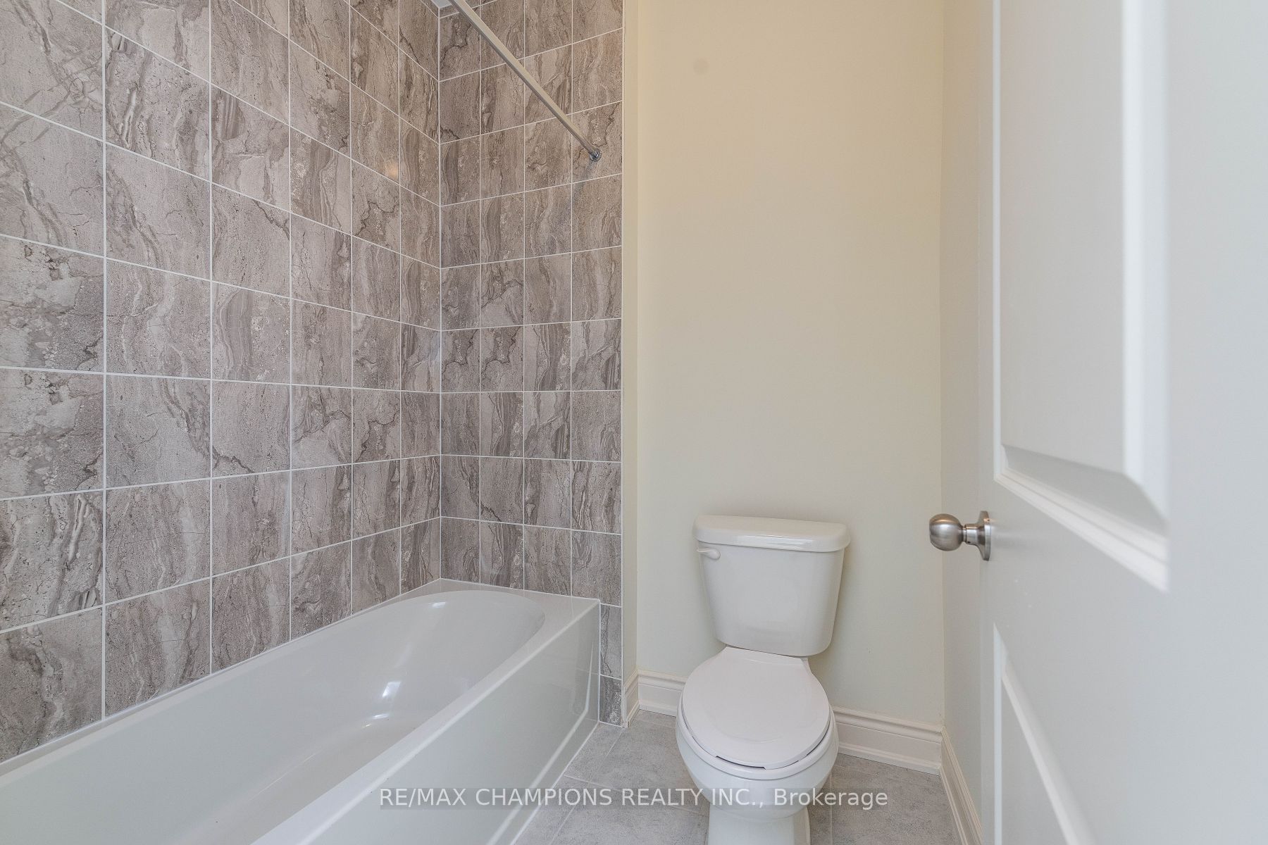 9 Cadence Road Property Photo 30