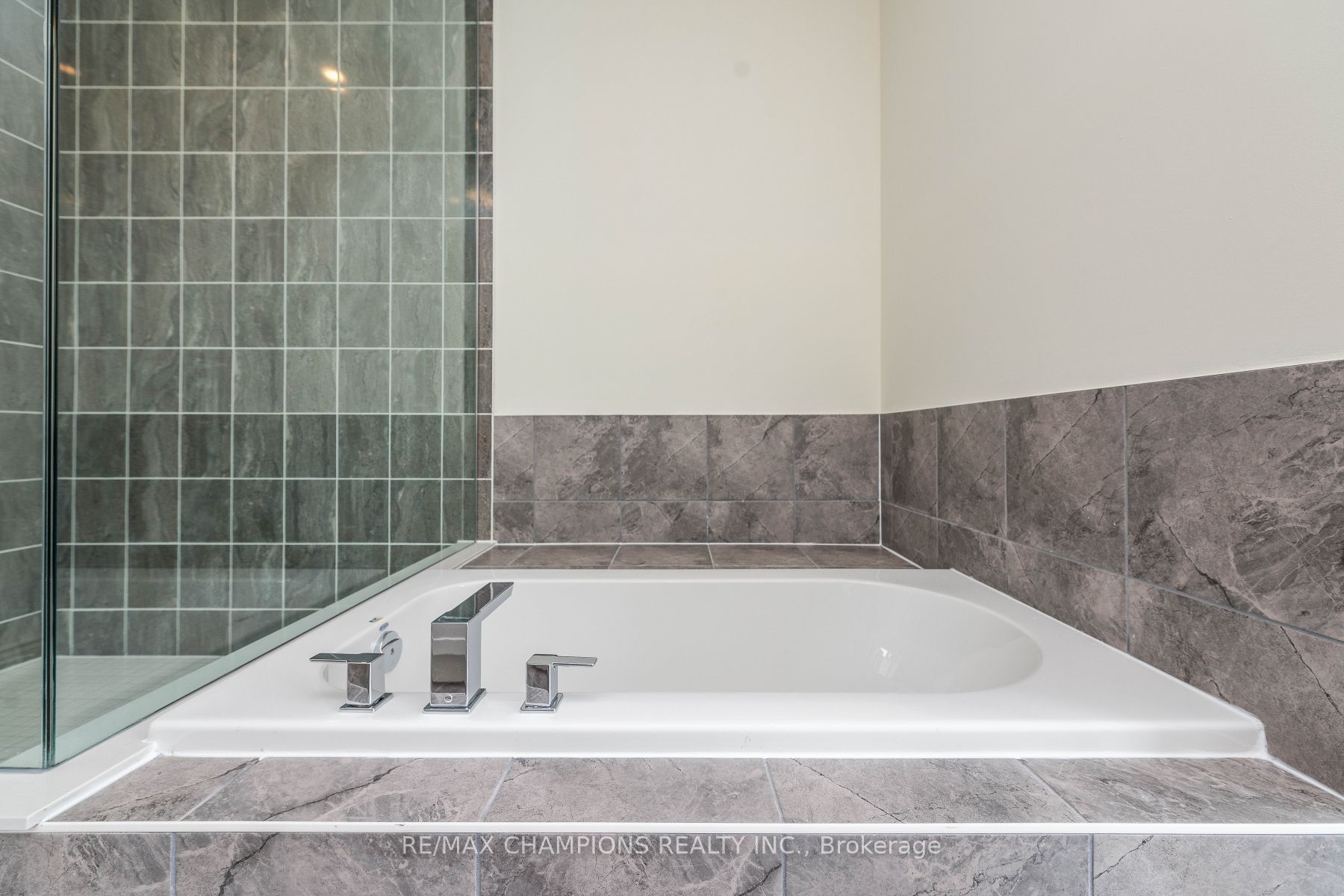 9 Cadence Road Property Photo 44