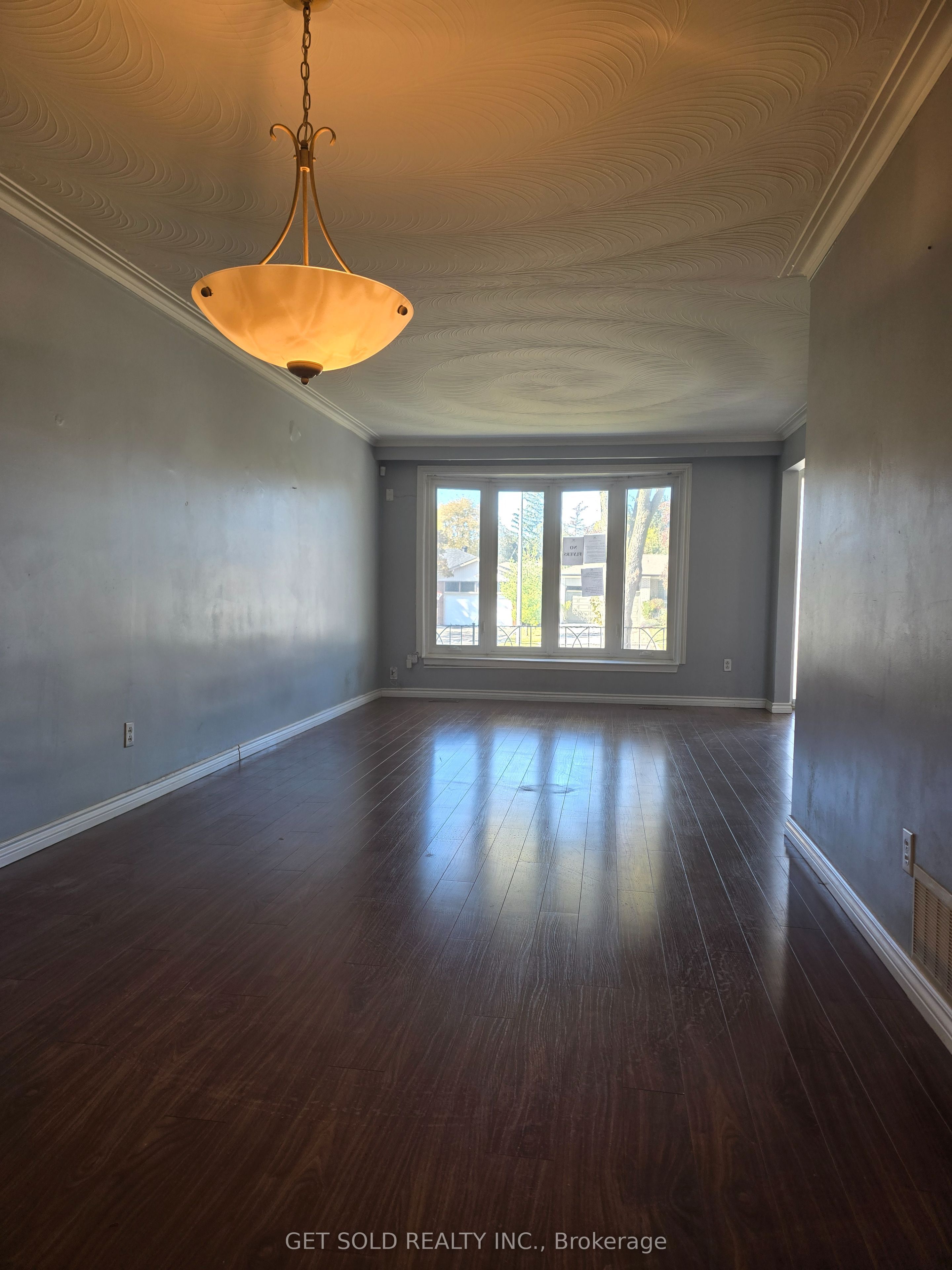 3191 Fieldgate Drive Property Photo 5