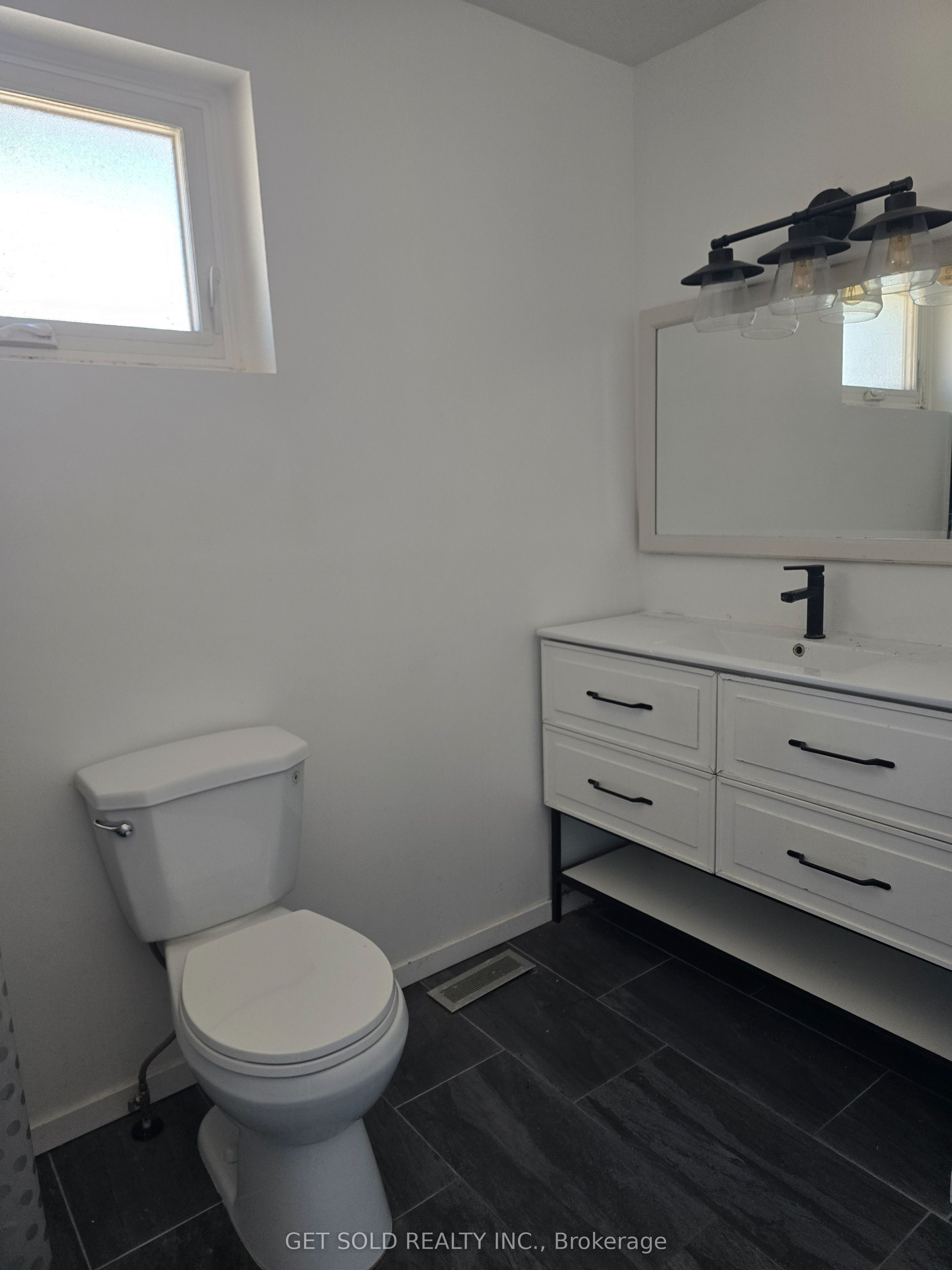 3191 Fieldgate Drive Property Photo 8