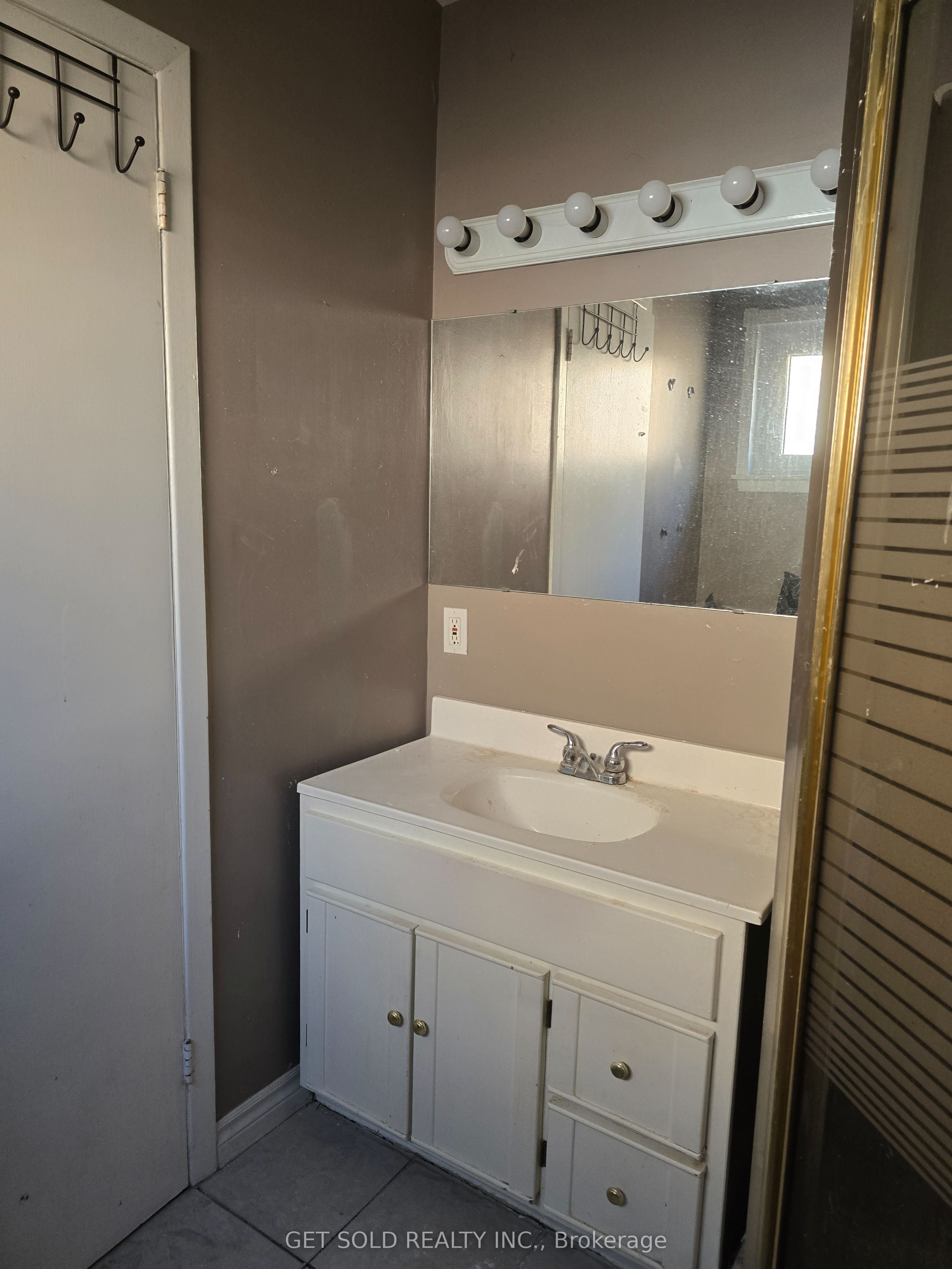 3191 Fieldgate Drive Property Photo 11