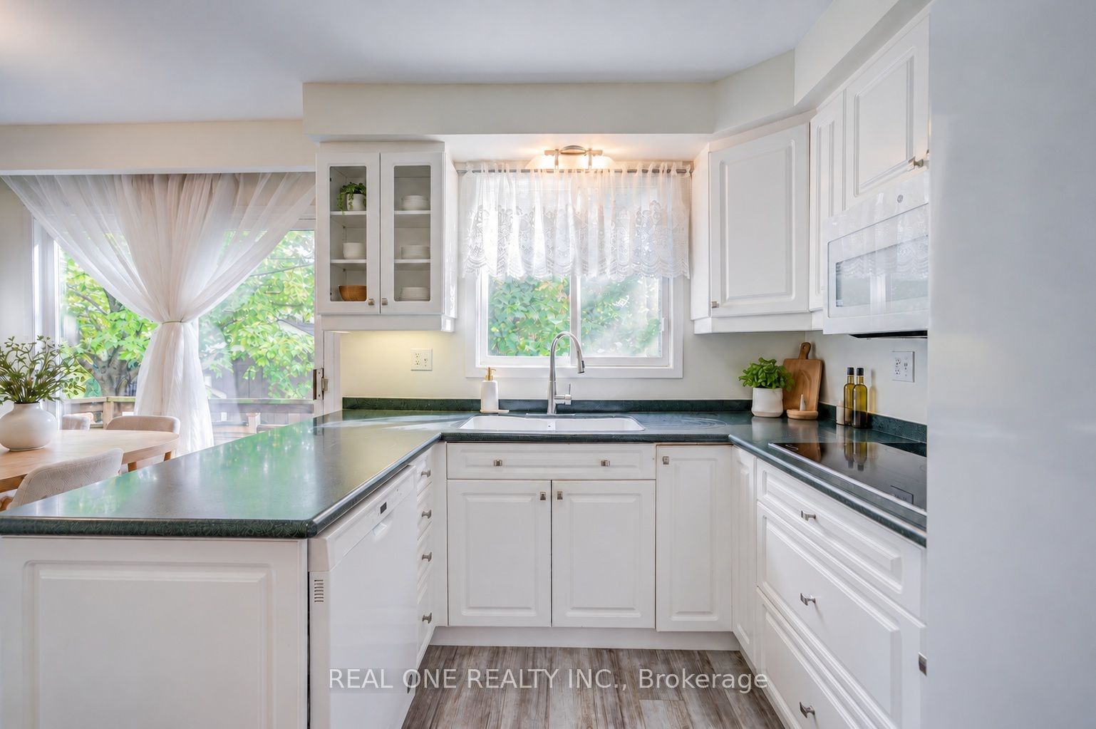 401 Swinburne Road Property Photo 11