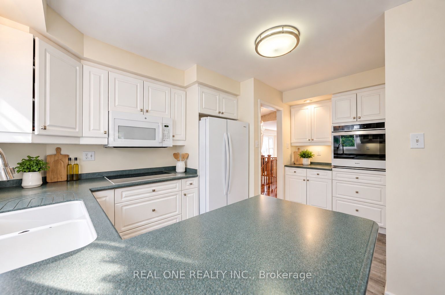 401 Swinburne Road Property Photo 13